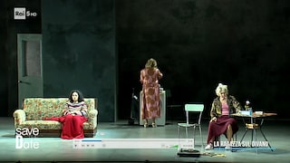 La ragazza sul divano