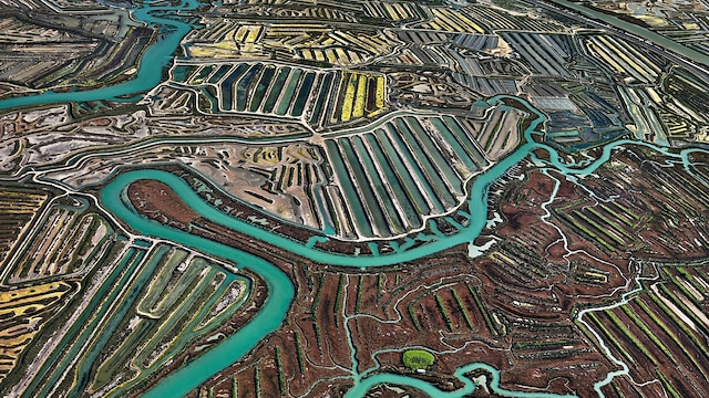 Burtynsky: Extraction / Abstraction