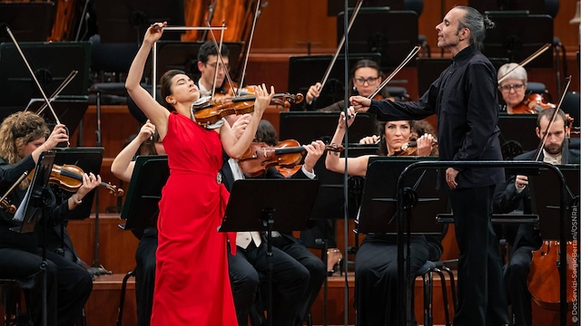 La riflessione di Bernstein su Platone per il debutto della violinista Karen Gomyo