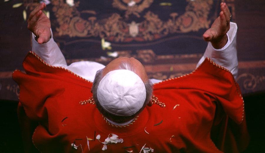 Giovanni Paolo II. L'uomo, il Papa, il Santo negli scatti di Gianni Giansanti