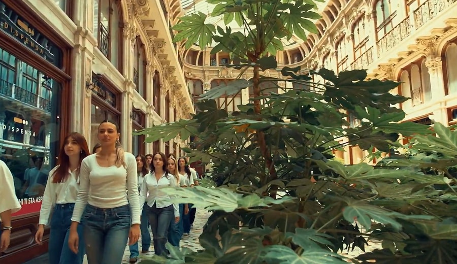 Un unico, simbolico abbraccio