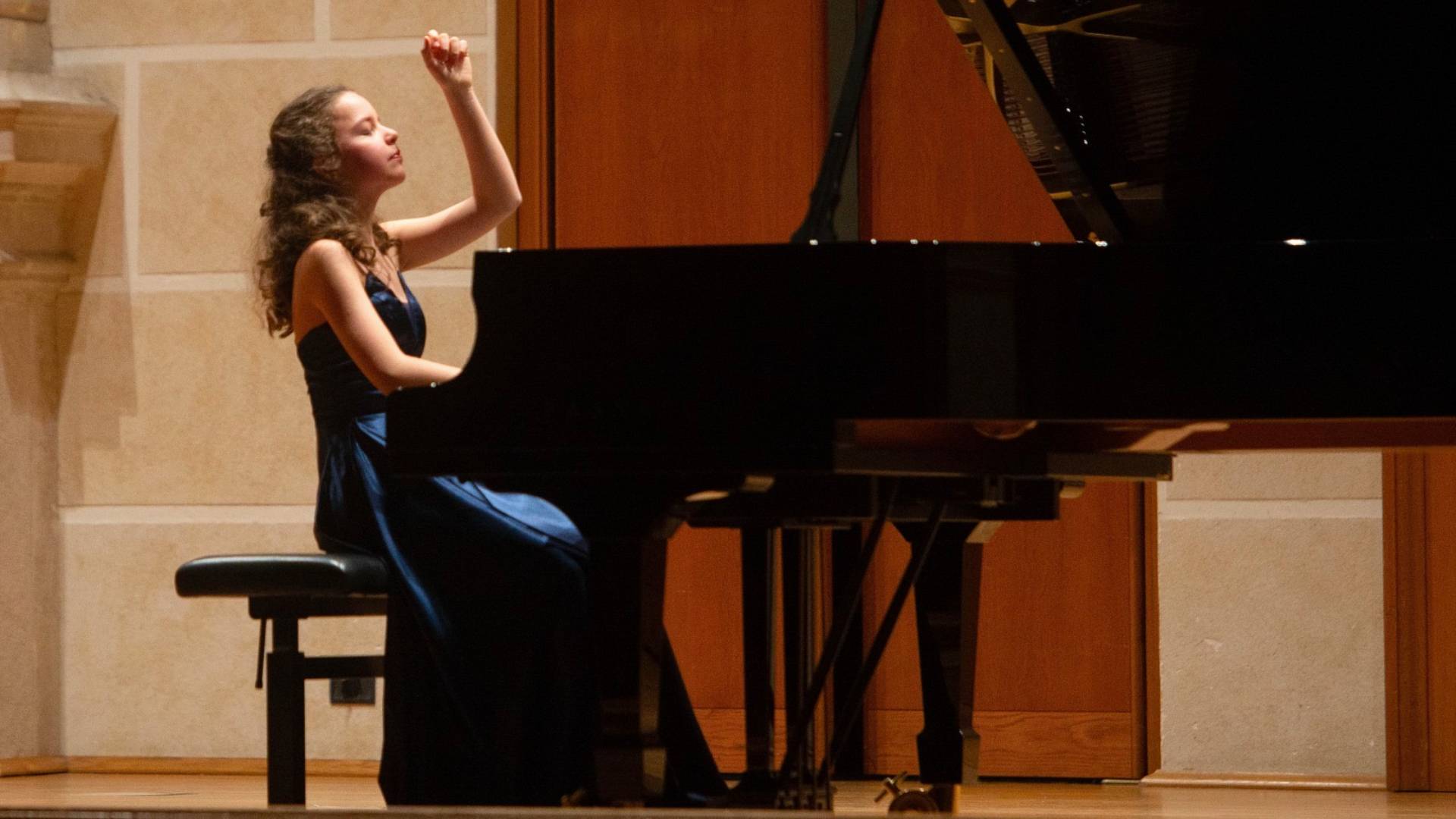 La quattordicenne Martina Meola solista con l'Orchestra Rai per la Società dei Concerti di Milano