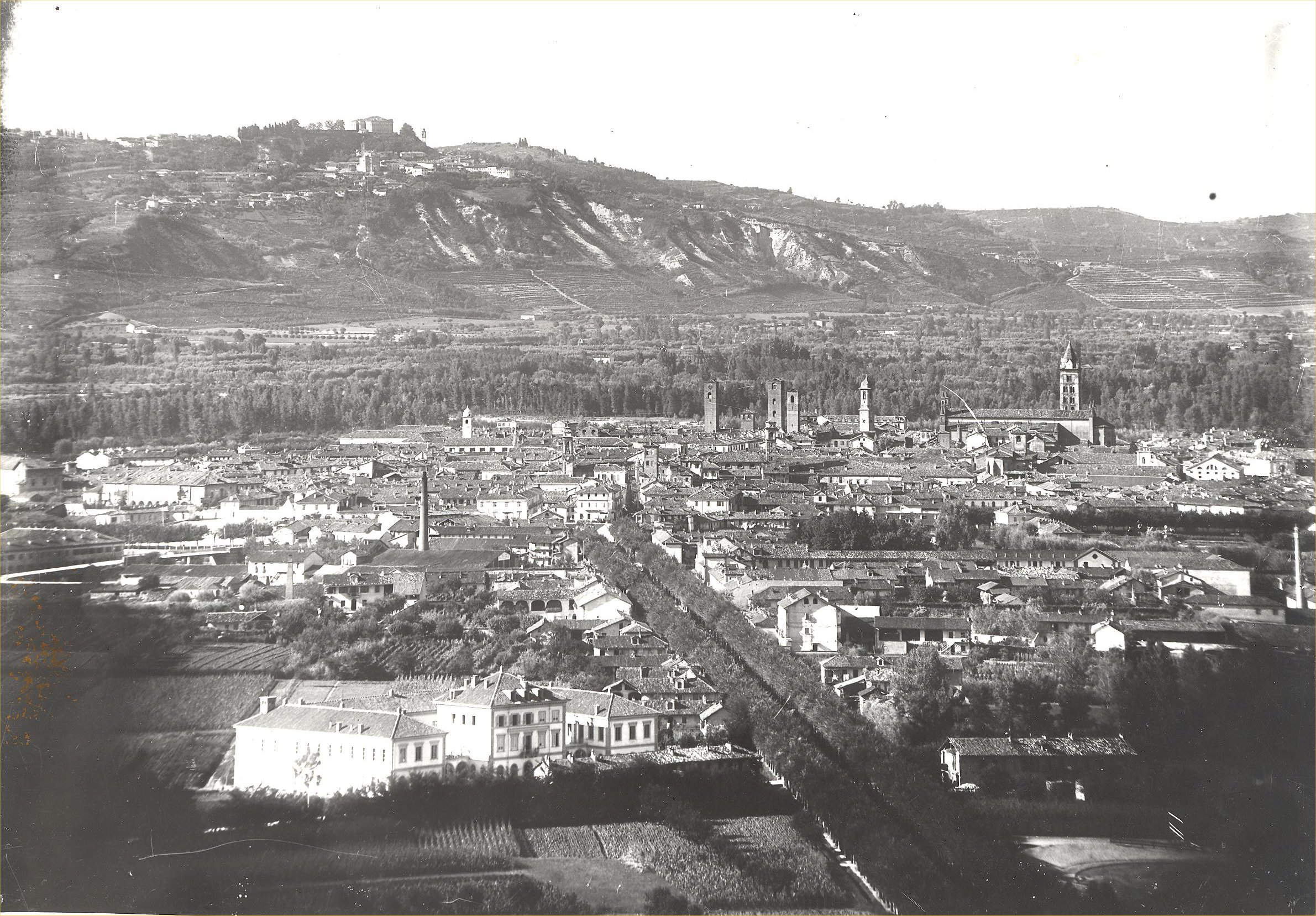 Veduta di Alba, città natale di Beppe Fenoglio