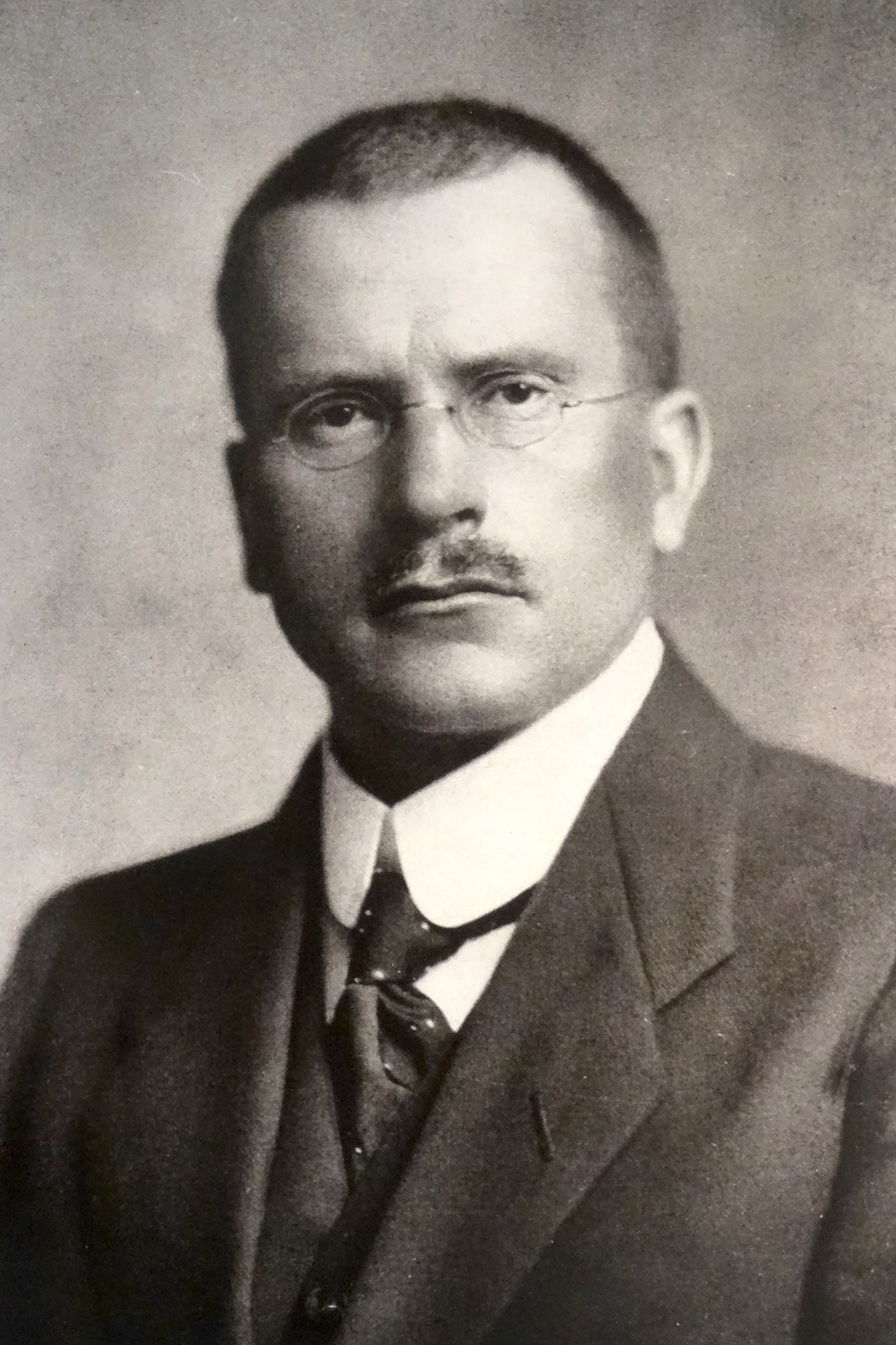 Carl Gustav Jung (1875-1961). Psichiatra, psicoanalista, antropologo, filosofo e accademico svizzero