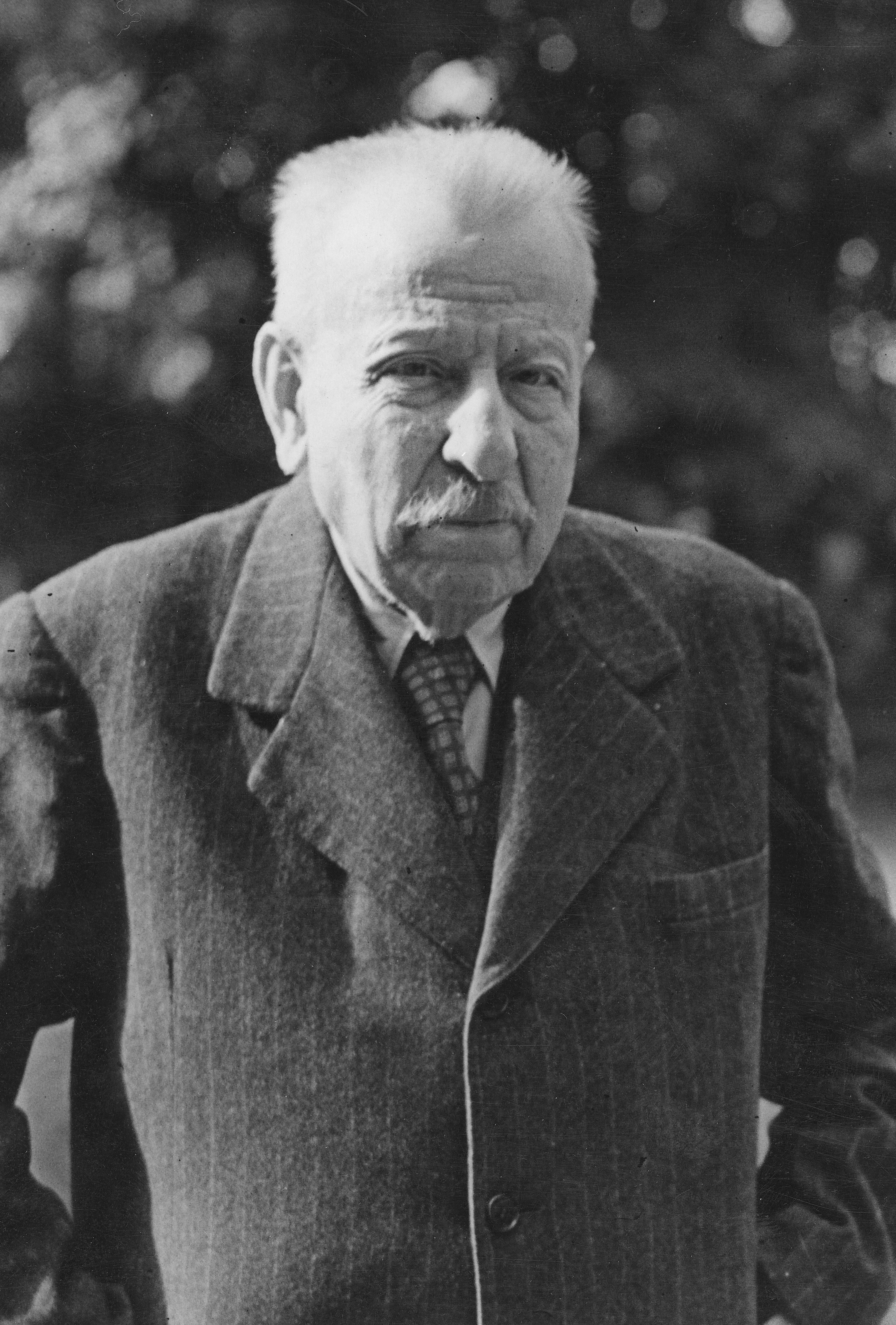  Benedetto Croce (1866 - 1952). Filosofo, storico, politico, critico letterario e scrittore italiano, principale ideologo del liberalismo