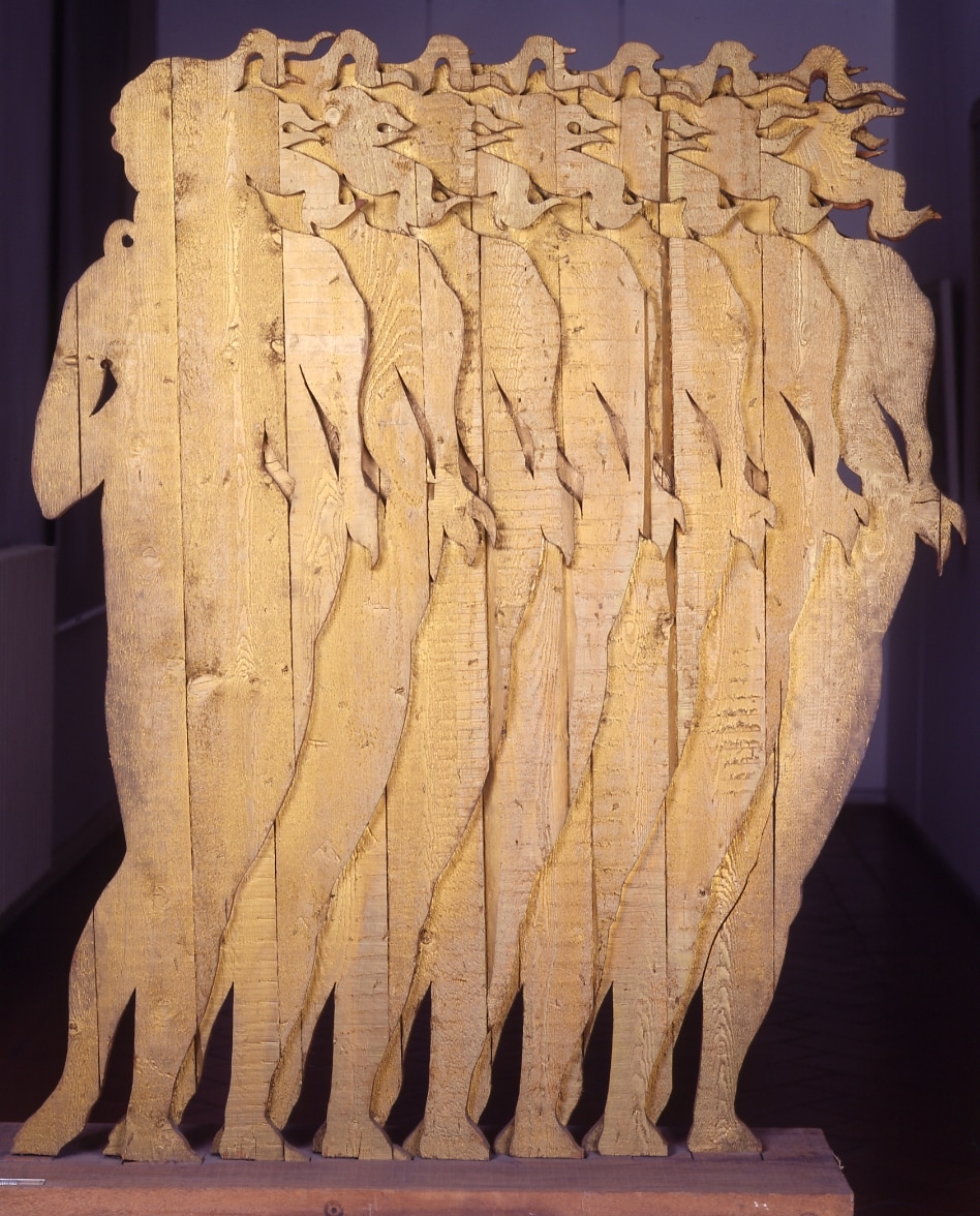 Mario Ceroli. Goldfinger/Miss, 1964. Legno dorato