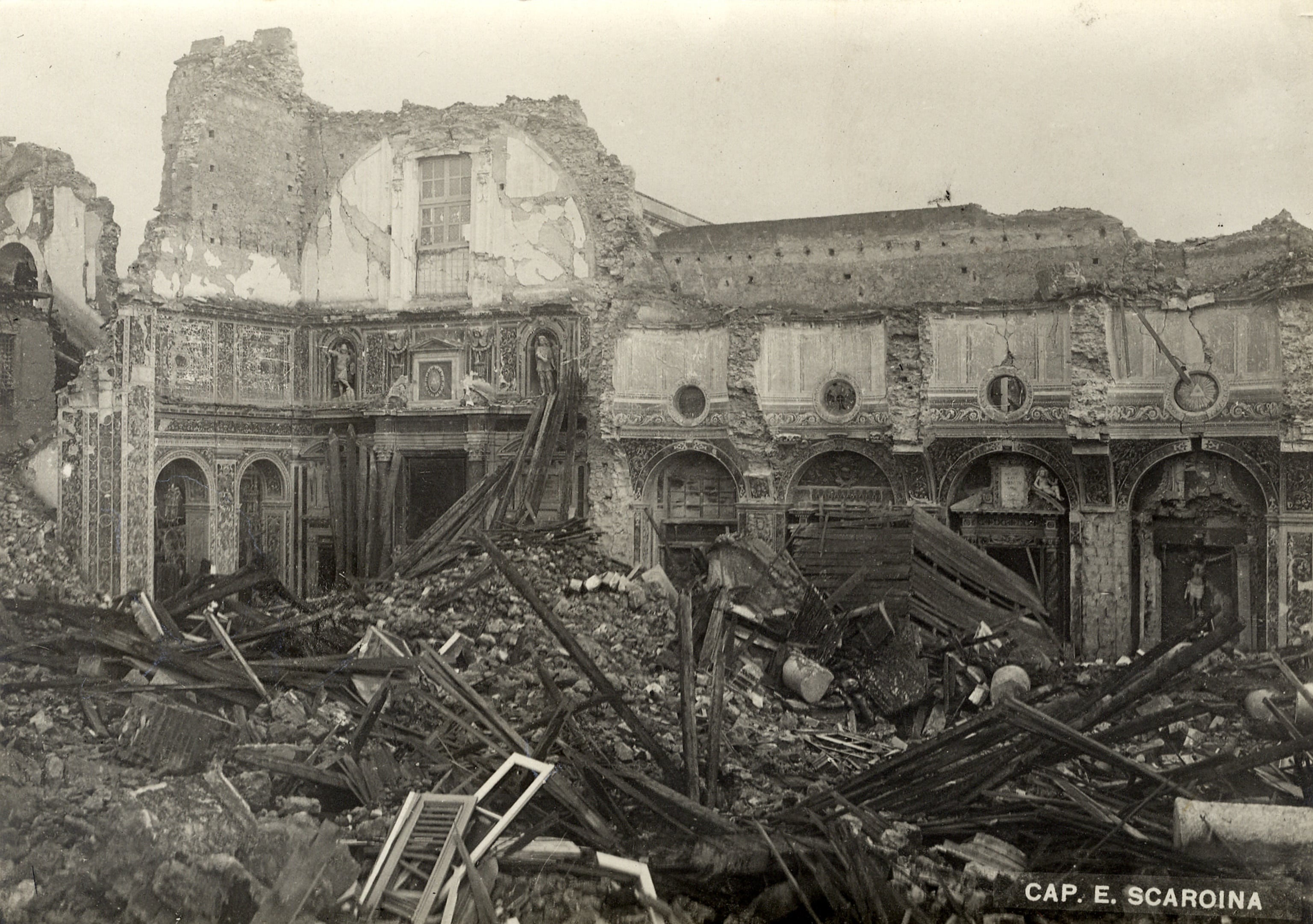 Quel che resta della Cattedrale di Messina dopo le scosse