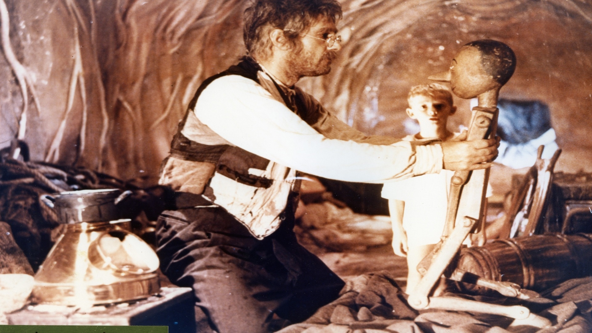 Geppetto - Nino Manfredi col burattino e Andrea Balestri, il protagonista dello sceneggiato Rai del 1972 di Luigi Comencini