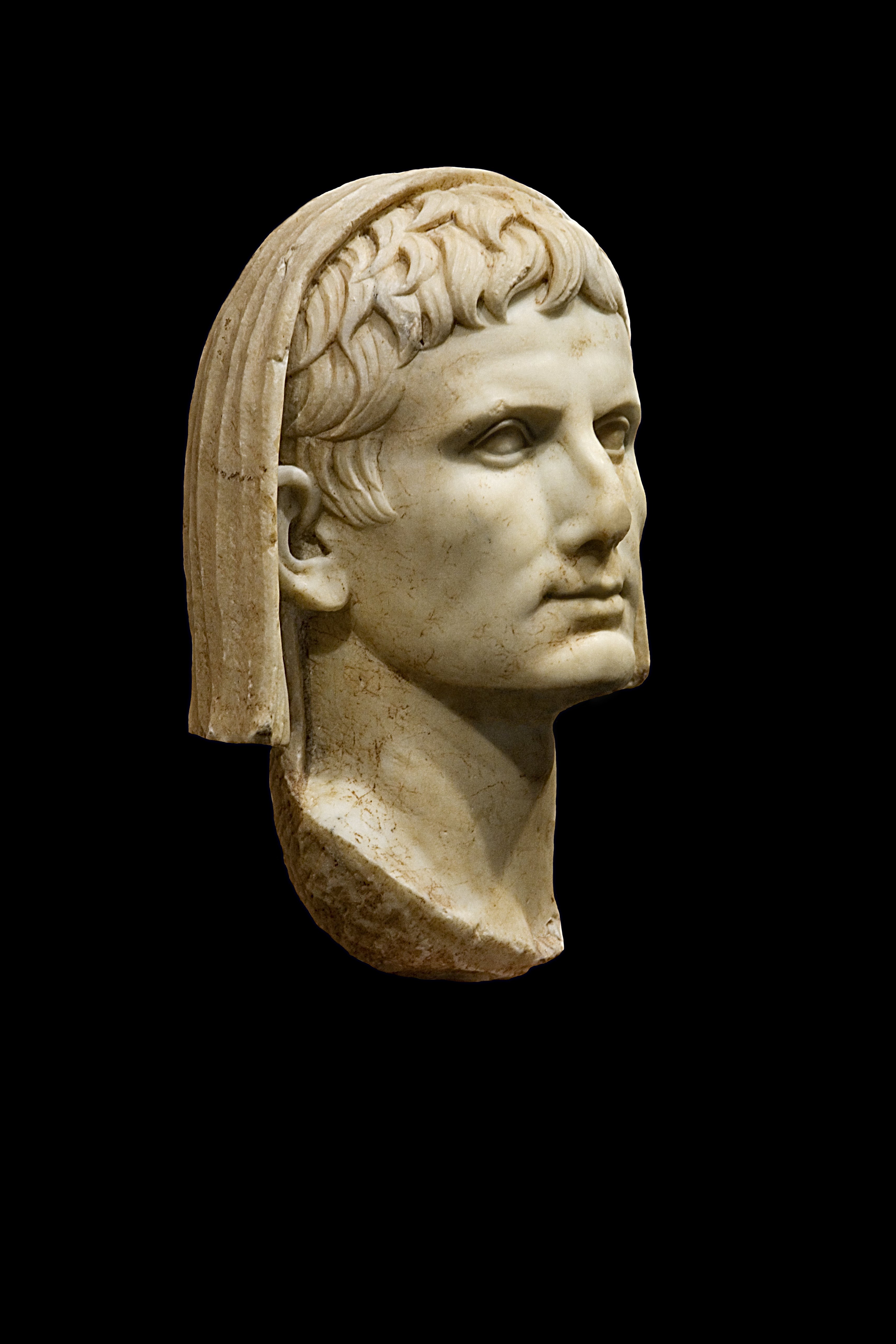 Busto di Ottaviano Augusto che dopo Azio inaugura l'era dell'impero decretandosi primus inter pares tra i senatori