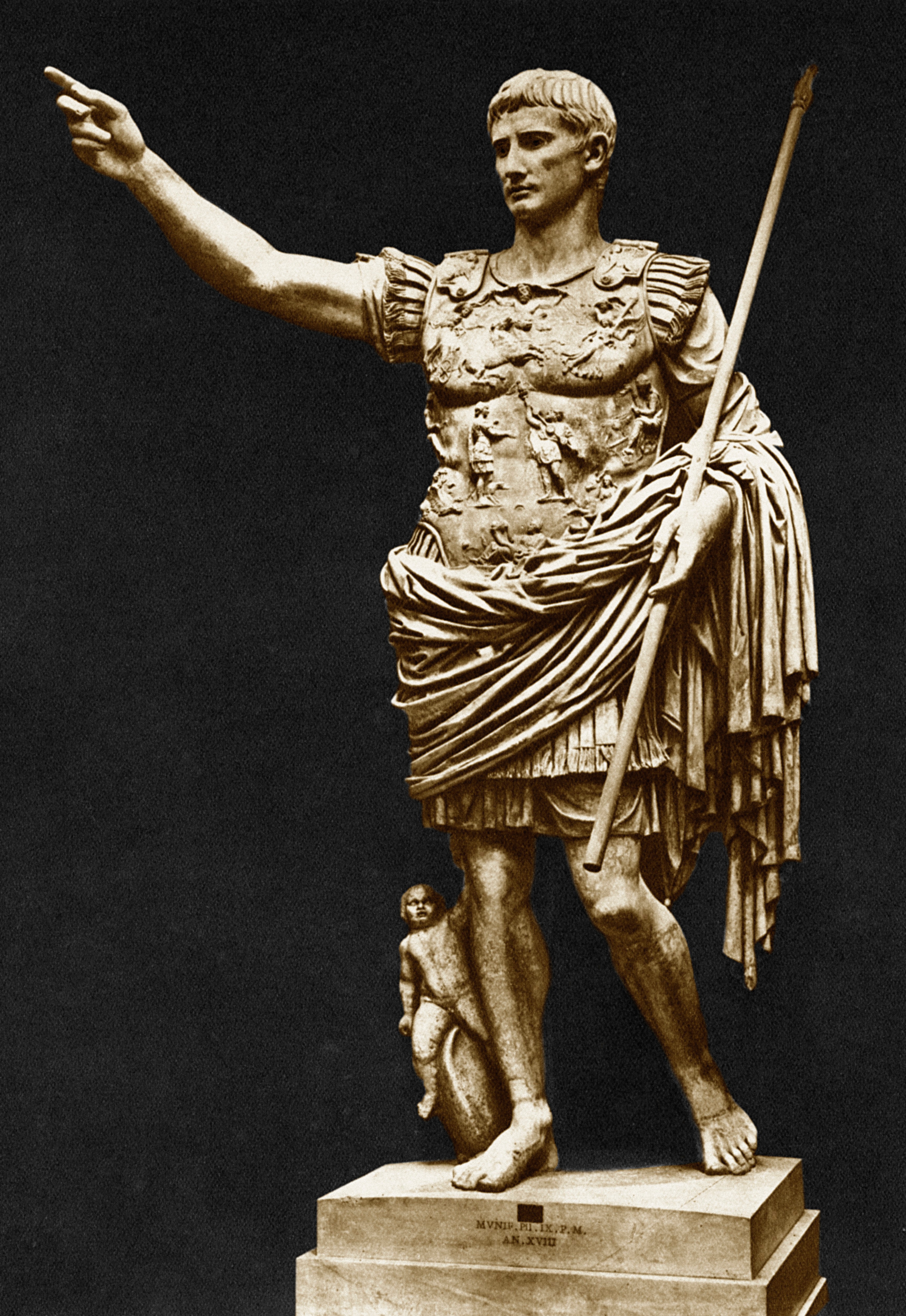 Statua dell'imperatore Ottaviano Augusto, trionfatore ad Azio