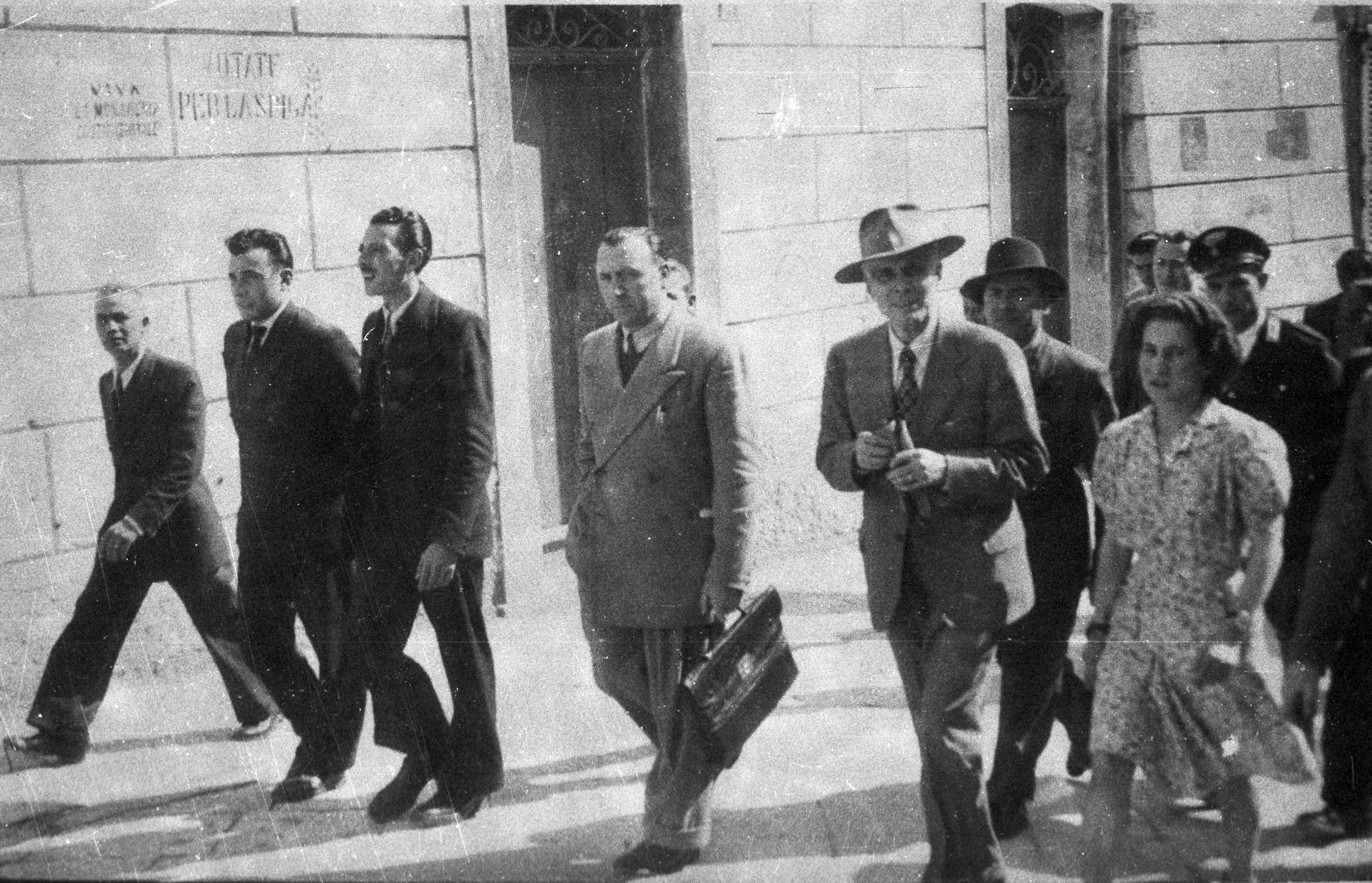 Umberto Nobile durante la campagna elettorale del 1946, verrà eletto all’Assemblea Costituente come indipendente nella lista del partito comunista