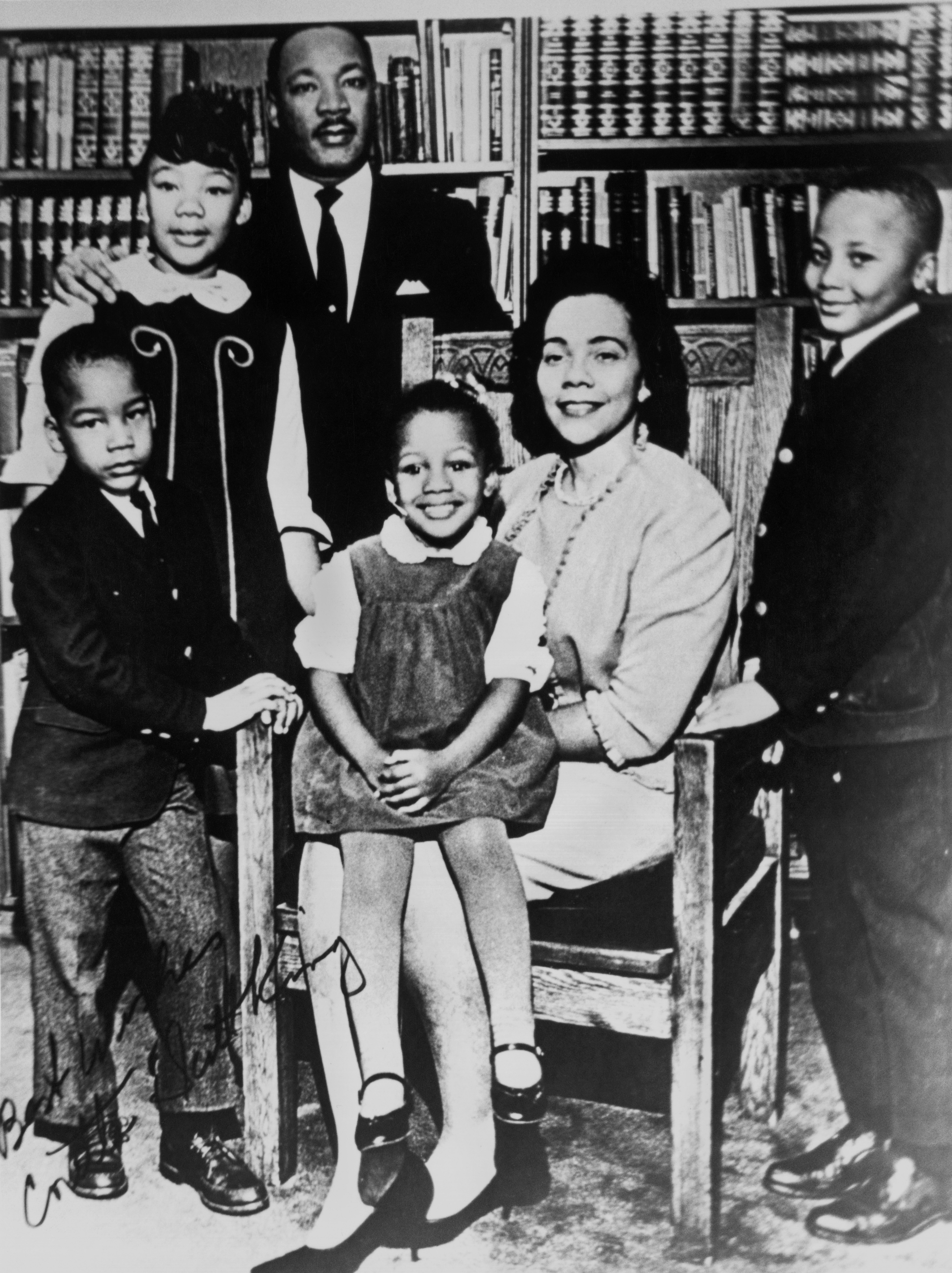 Ritratto di famiglia: insieme al leader nero la moglie Coretta Scott e i quattro figli da sinistra a destra Dexter, Yolanda, Bernice e Martin Luther III