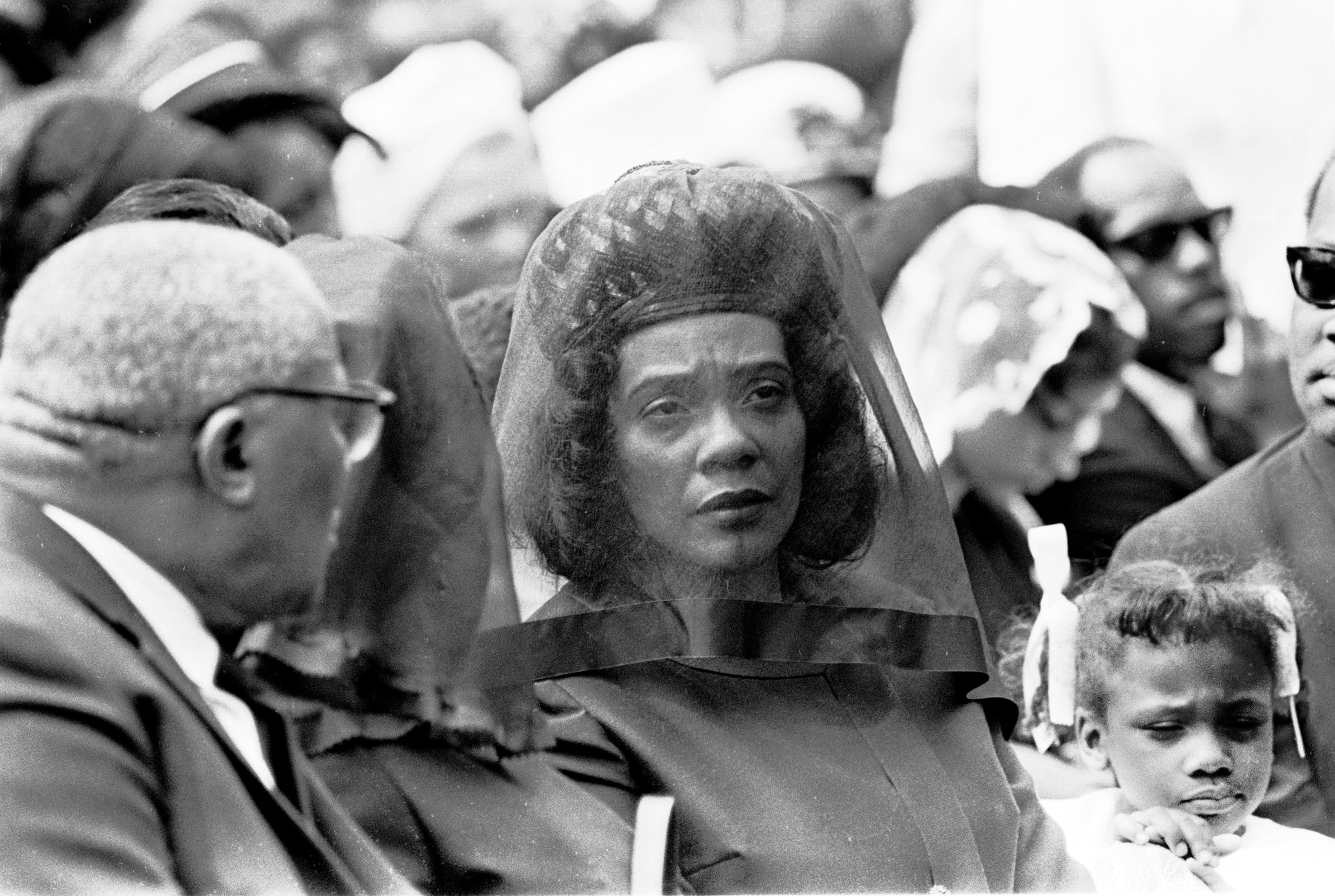 La compostezza di Coretta Scott, la moglie alla cerimonia funebre