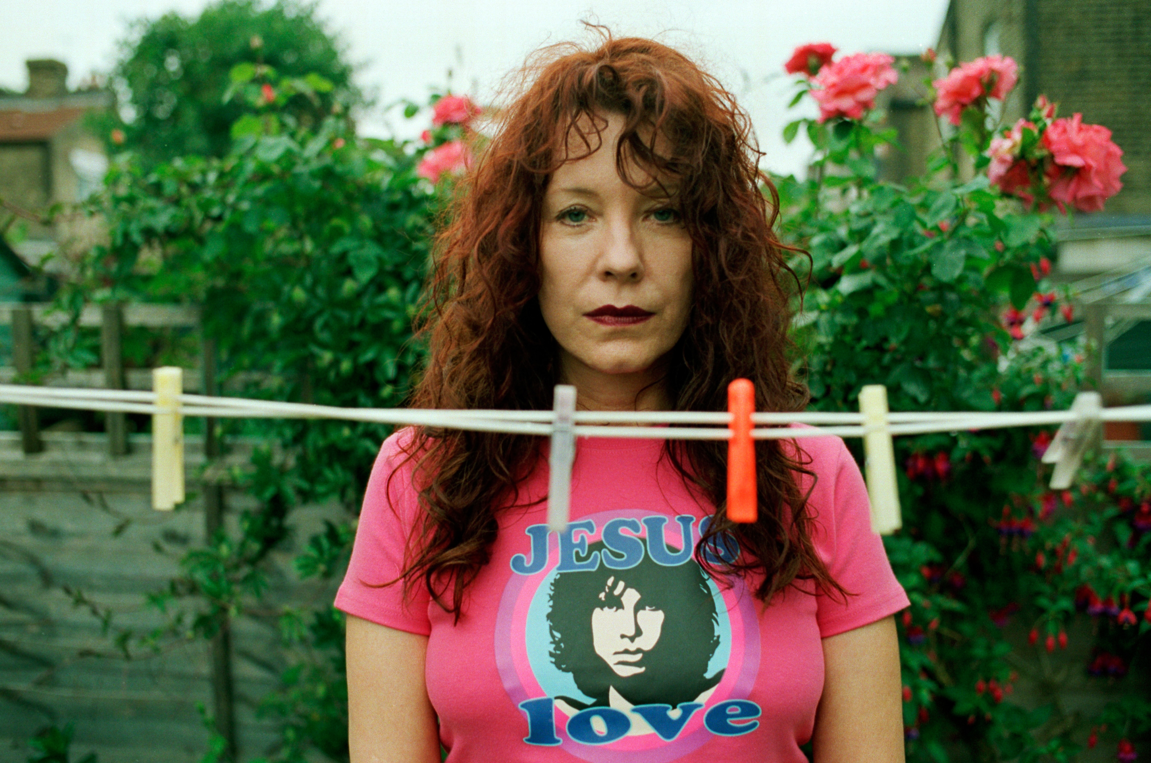 Pamela Des Barres nel 2003. Una delle groupie iconiche negli anni Sessanta e Settanta, autrice di “Sto con la band”, in cui racconta le sue relazioni con Jimmy Page, Mick Jagger e Jim Morrison