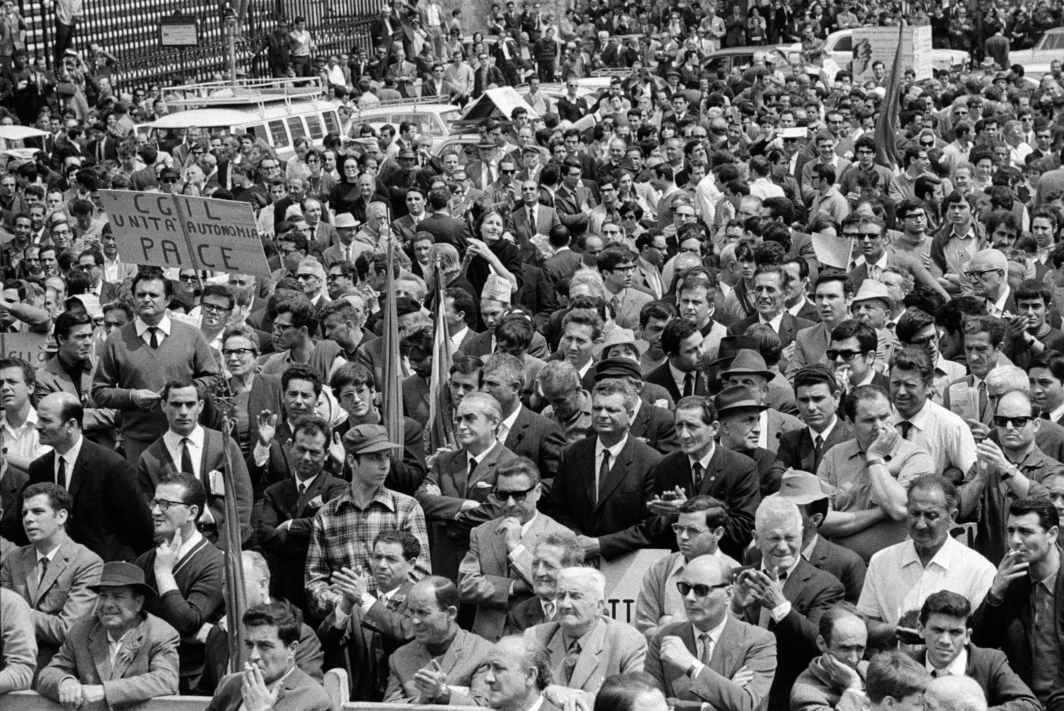 Il corteo dei lavoratori al primo maggio del 1968