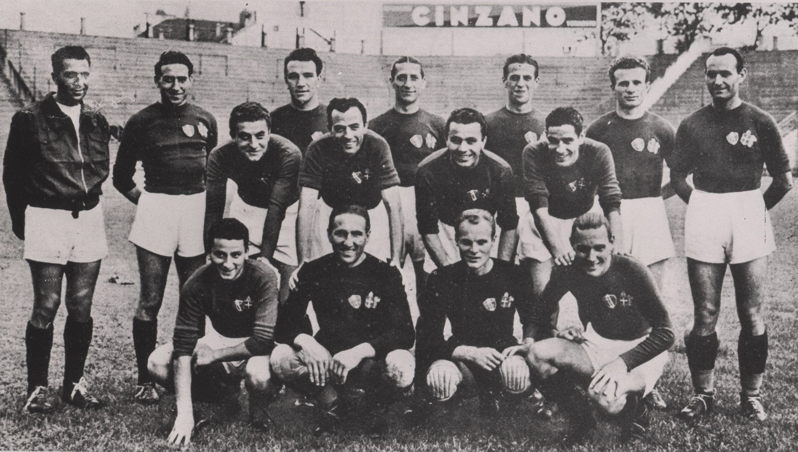 Foto di squadra del grande Torino nel 1943 