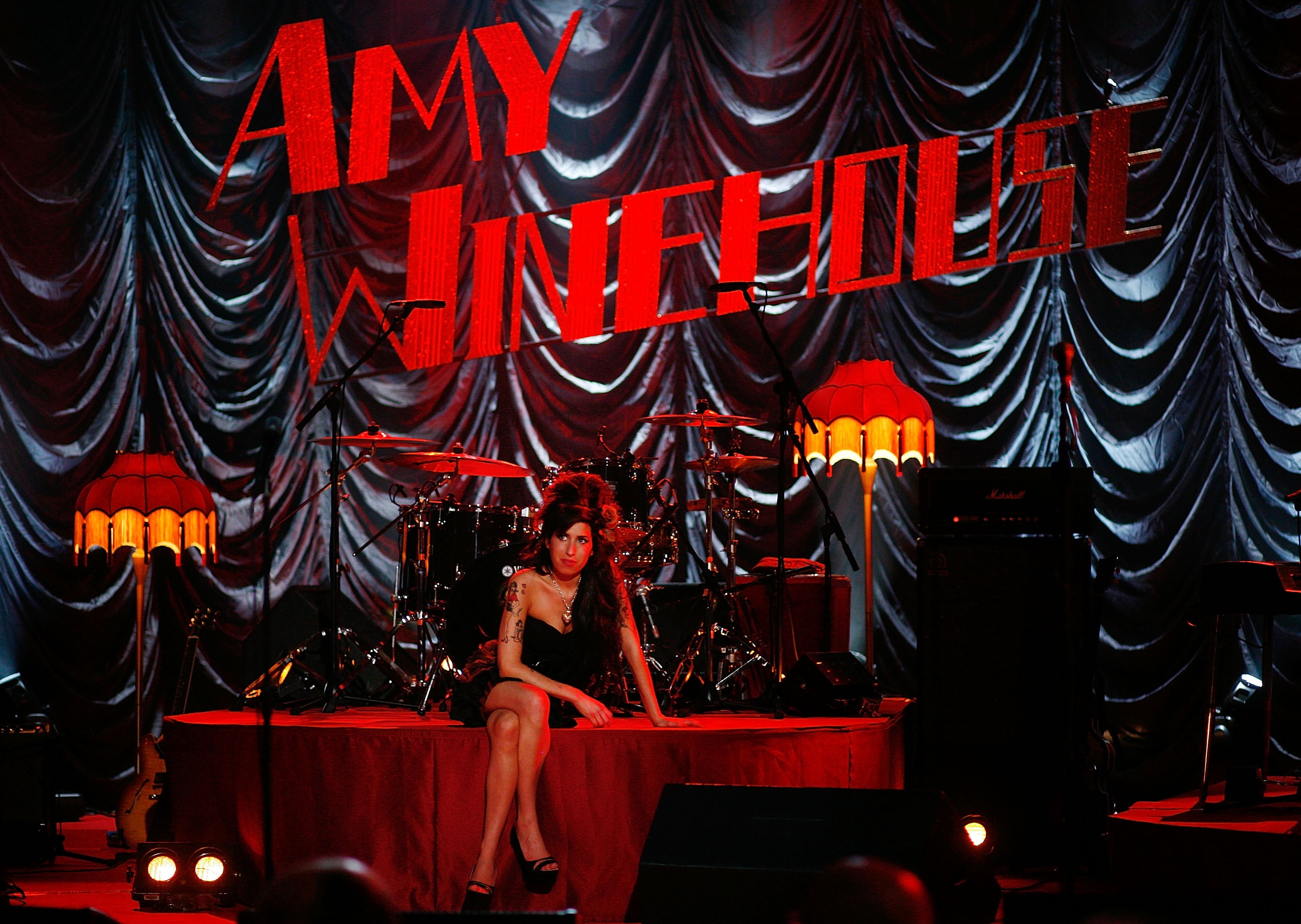Amy Winehouse in un'esibizone ai Grammy Award
