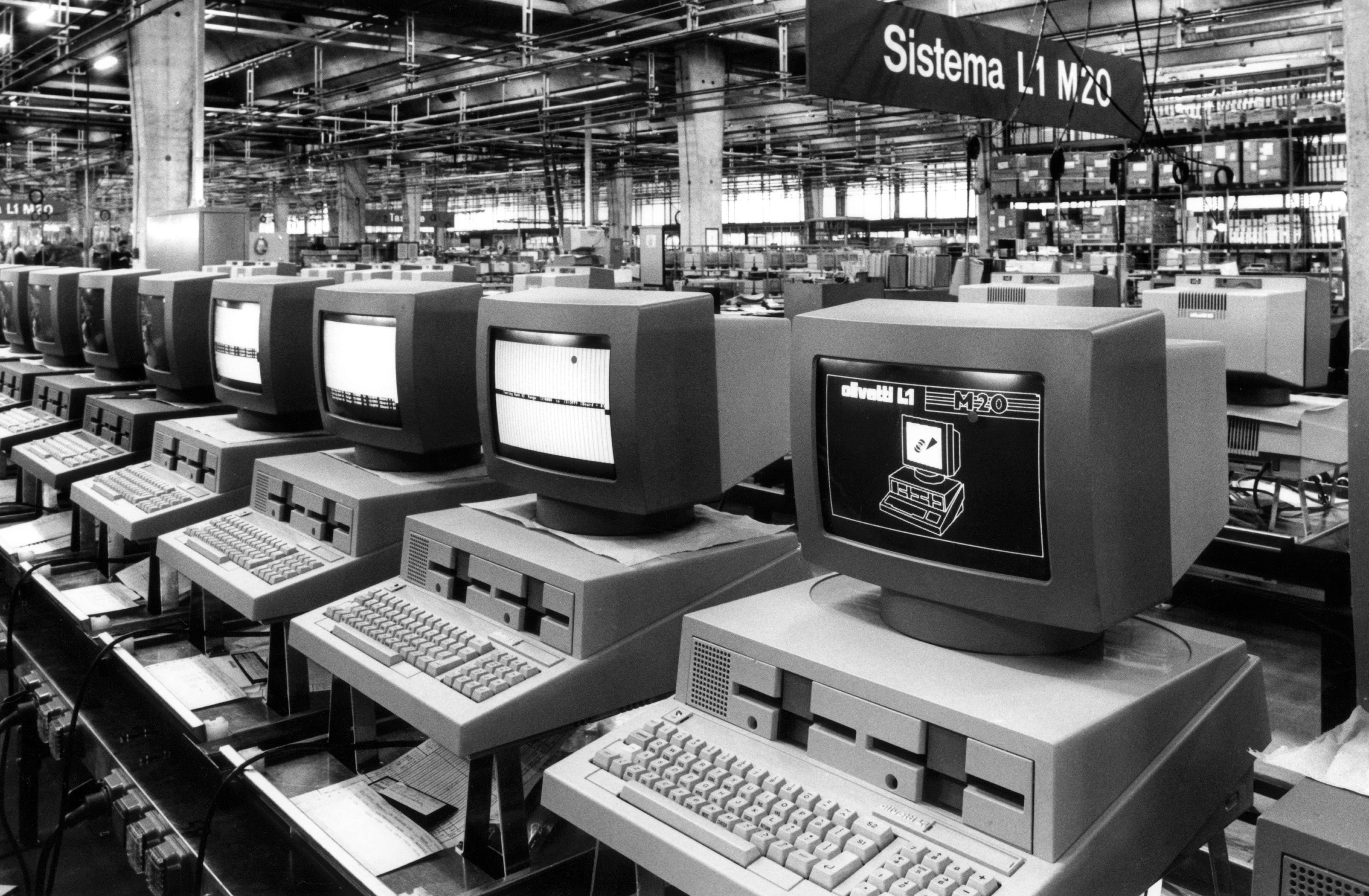 Modelli di computer alla Olivetti, nel 1983