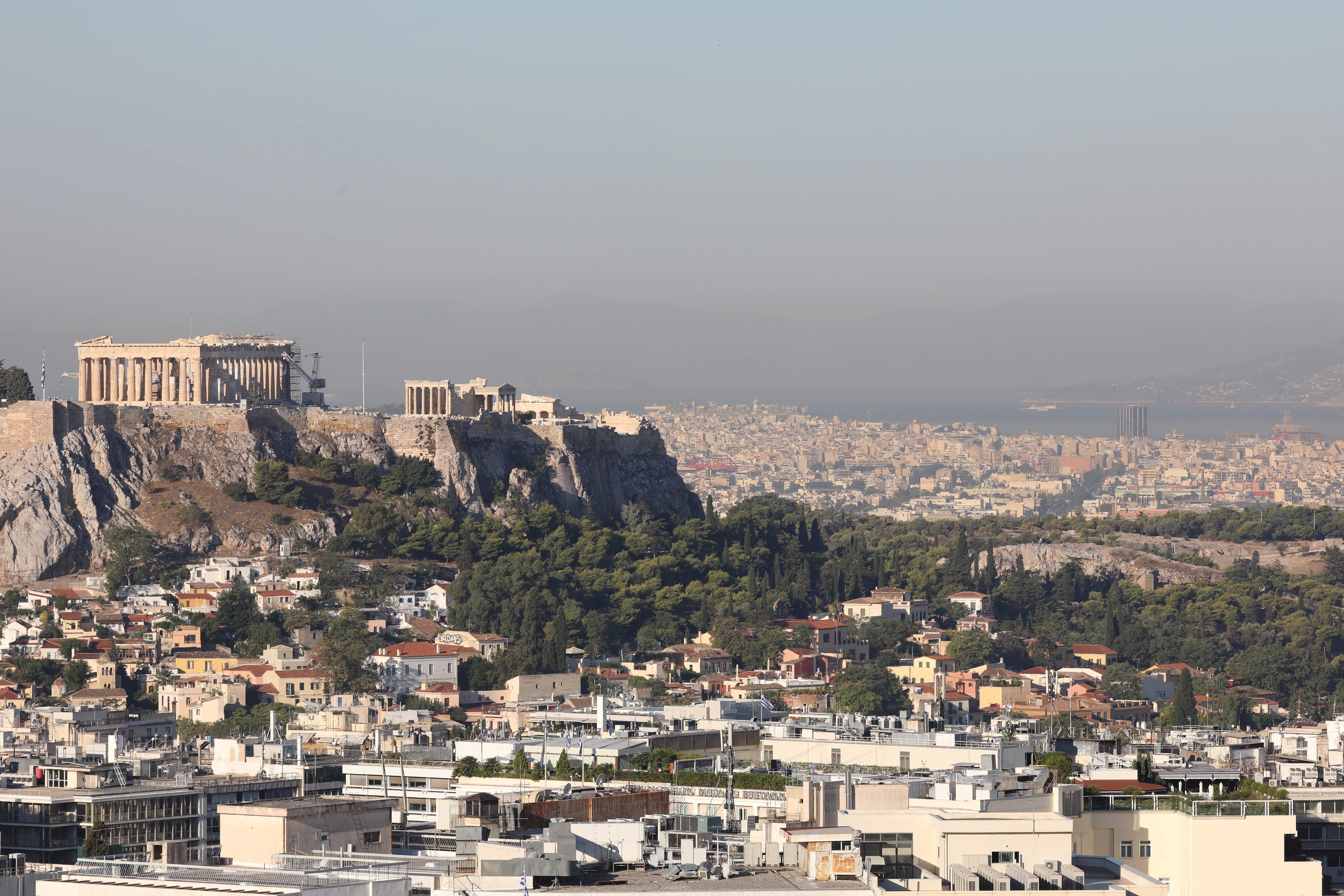Atene, dove Adriano fa costruire la Biblioteca, il Ginnasio e il tempio di Giove Olimpio