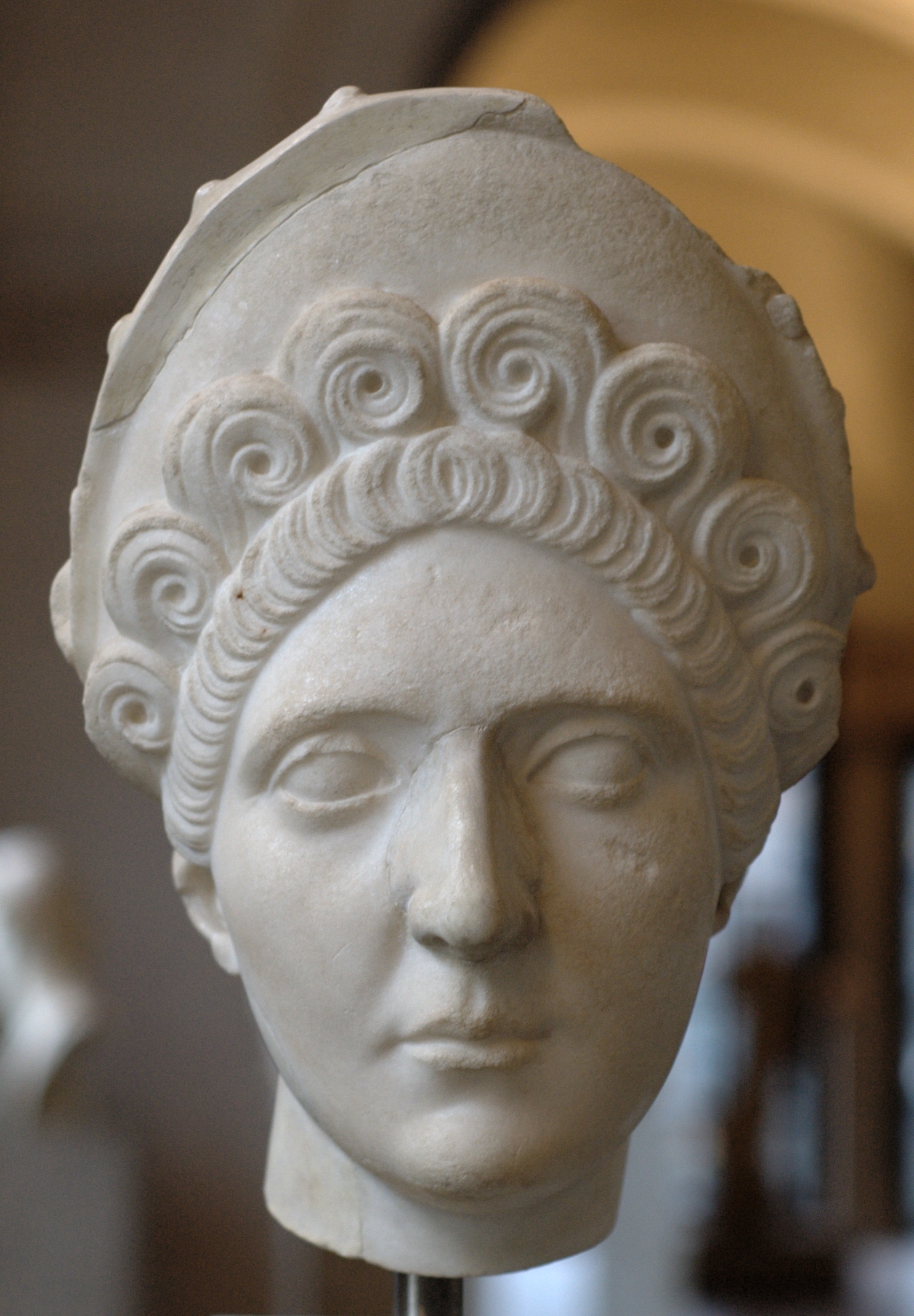 L'imperatrice Plotina, protettrice politica di Adriano. A lei probabilmente si deve il matrimonio fra Adriano e Vibia Sabina, cugina dell'imperatore Traiano
