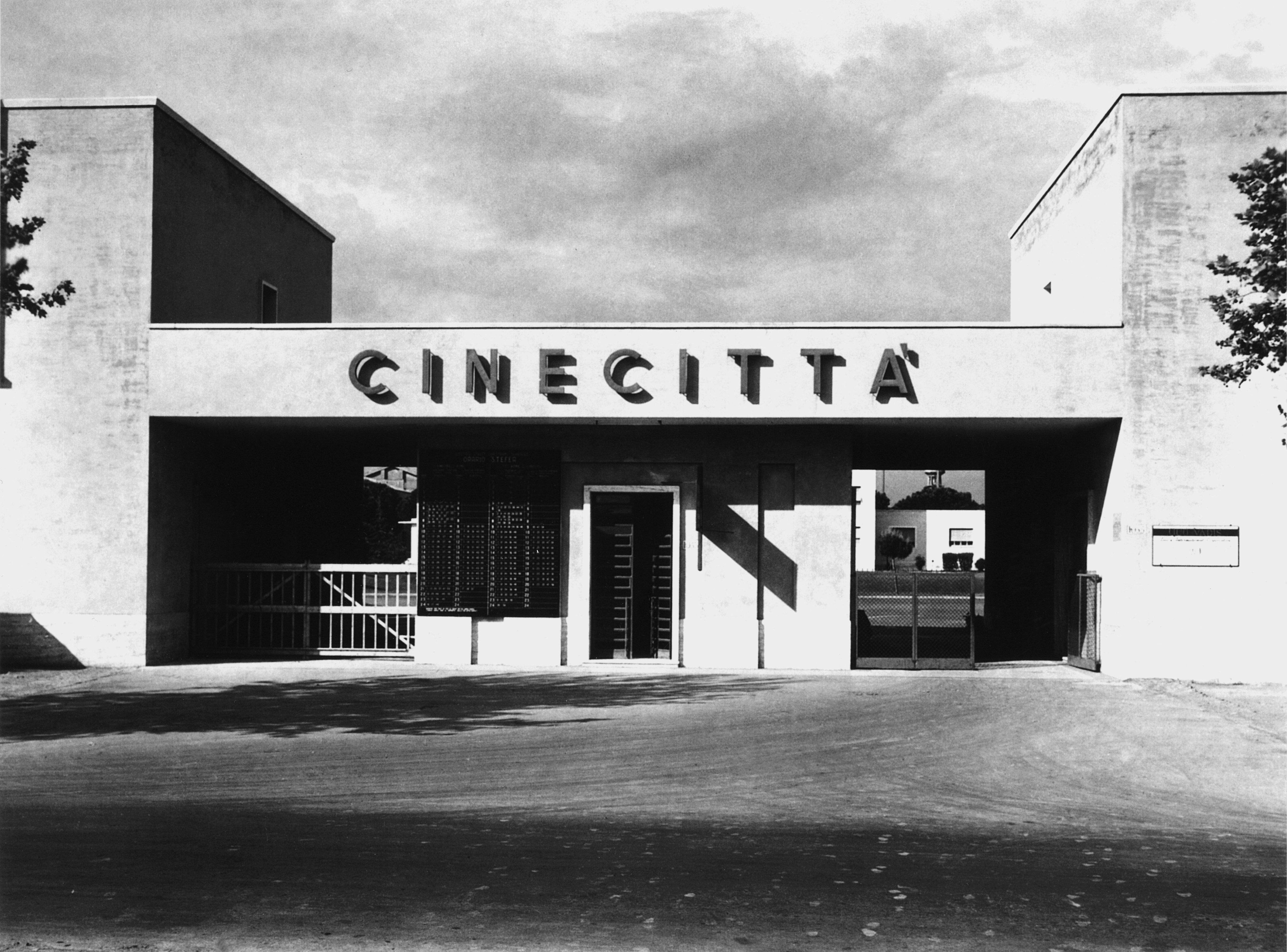 Cinecittà, inaugurata dal Duce nel 1937