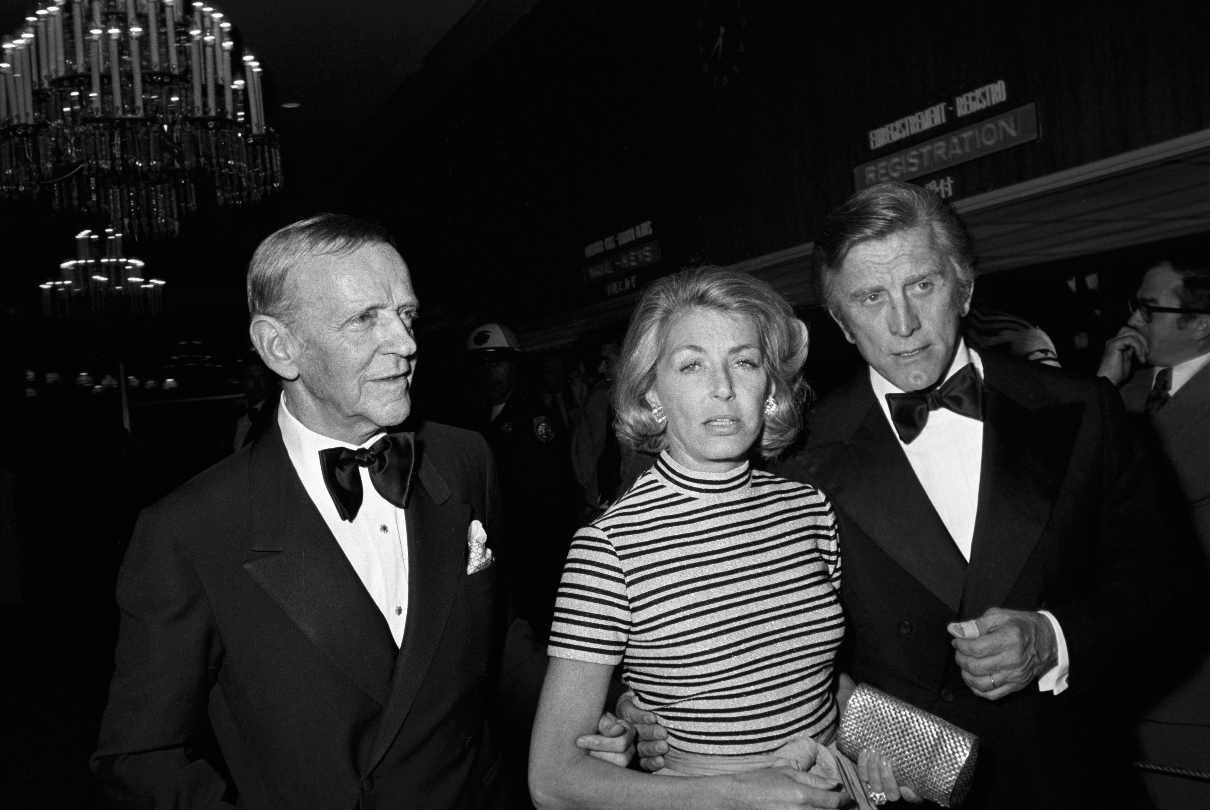 John Ford Tribute, 1976. Fred Astaire con Anne Buydens e Kirk Douglas 