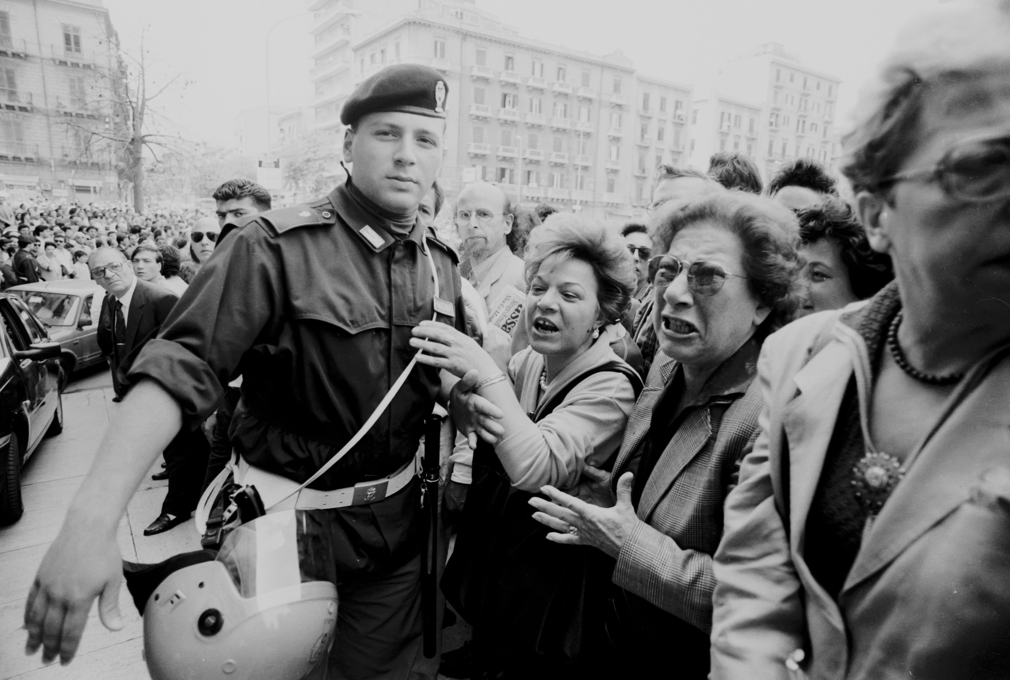 Momenti di tensione durante i funerali