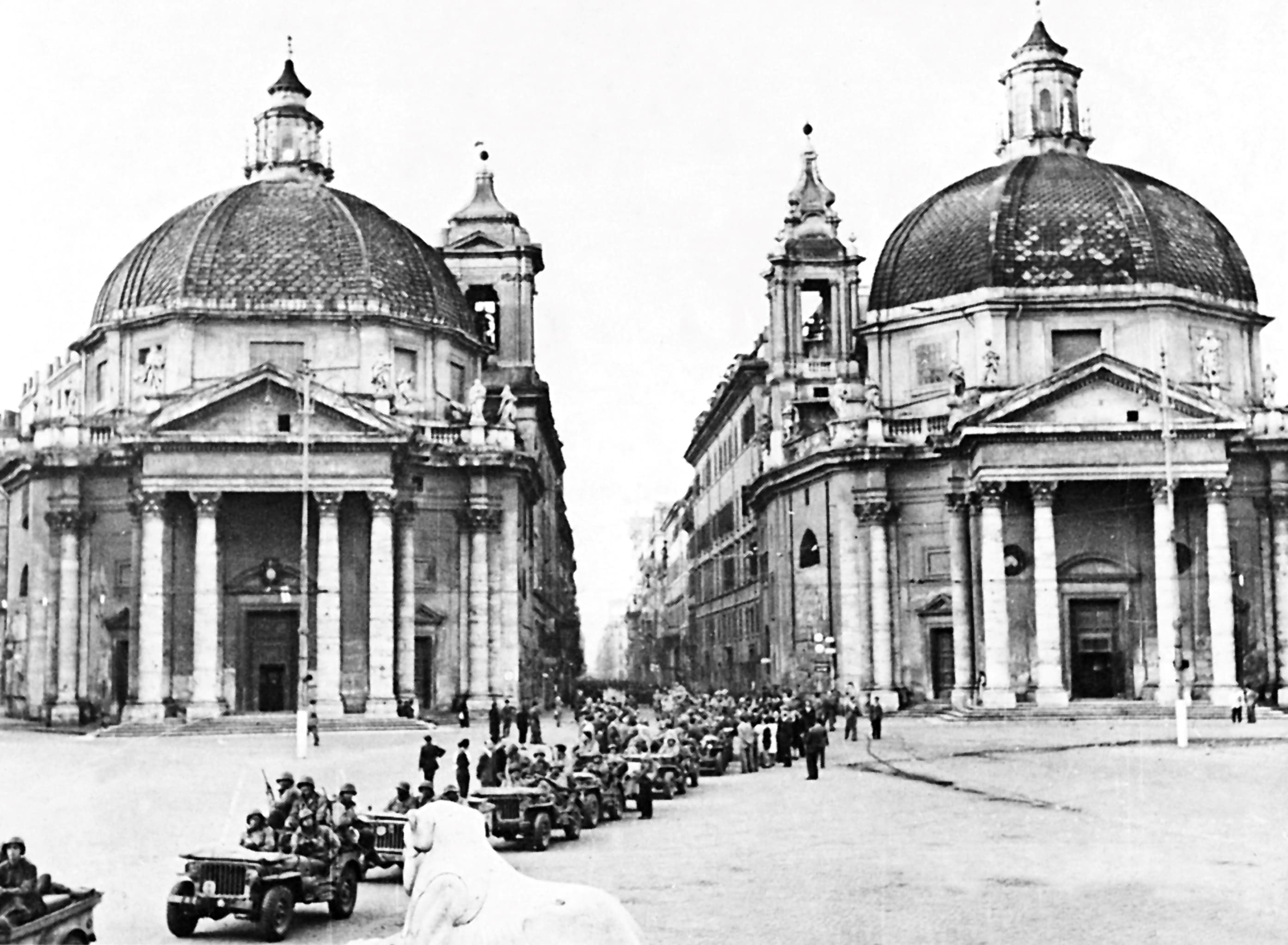 Colonna dei soldati americani a Piazza del Popolo