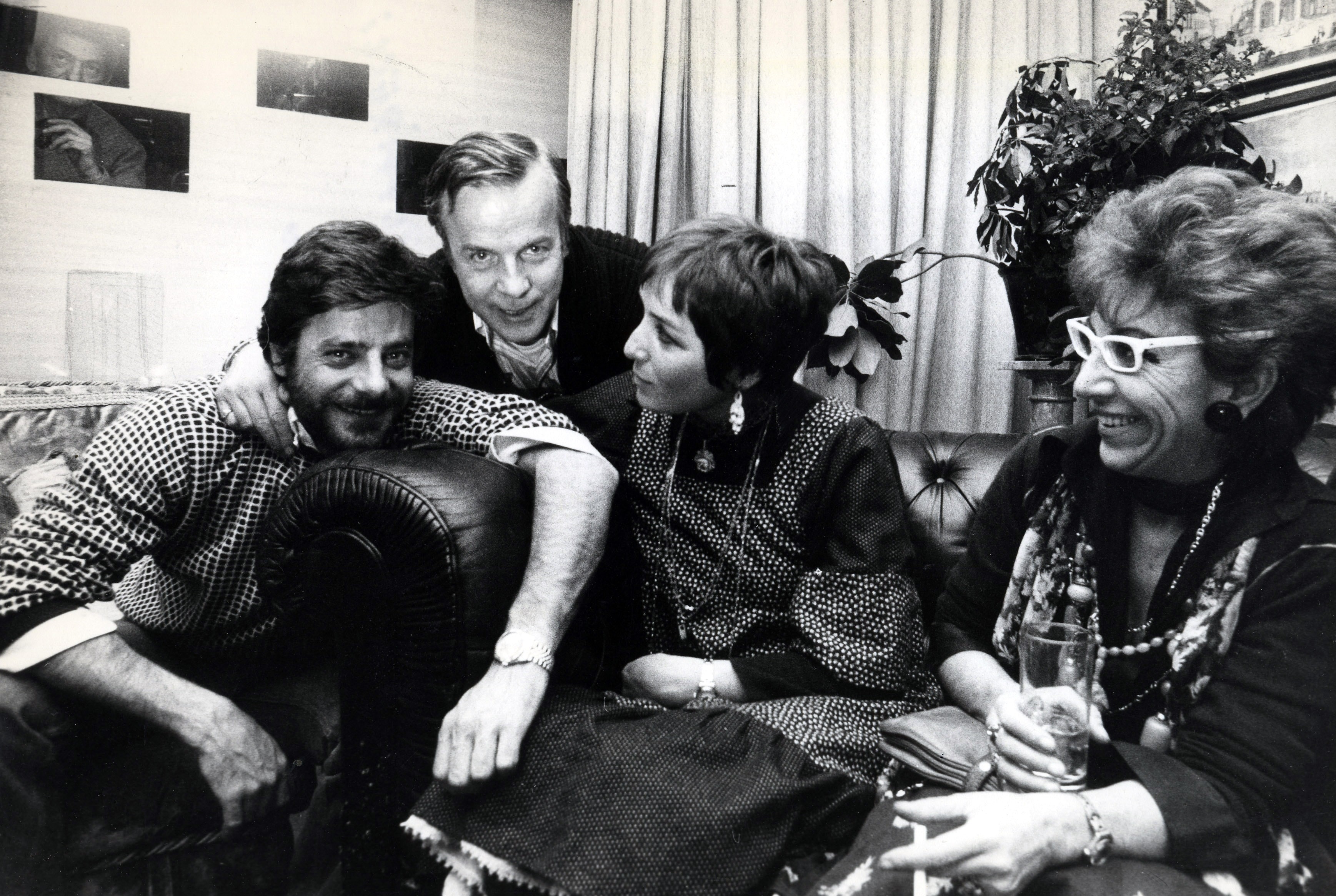La regista con Franco Zeffirelli, Giancarlo Giannini e Livia Giampalmo
