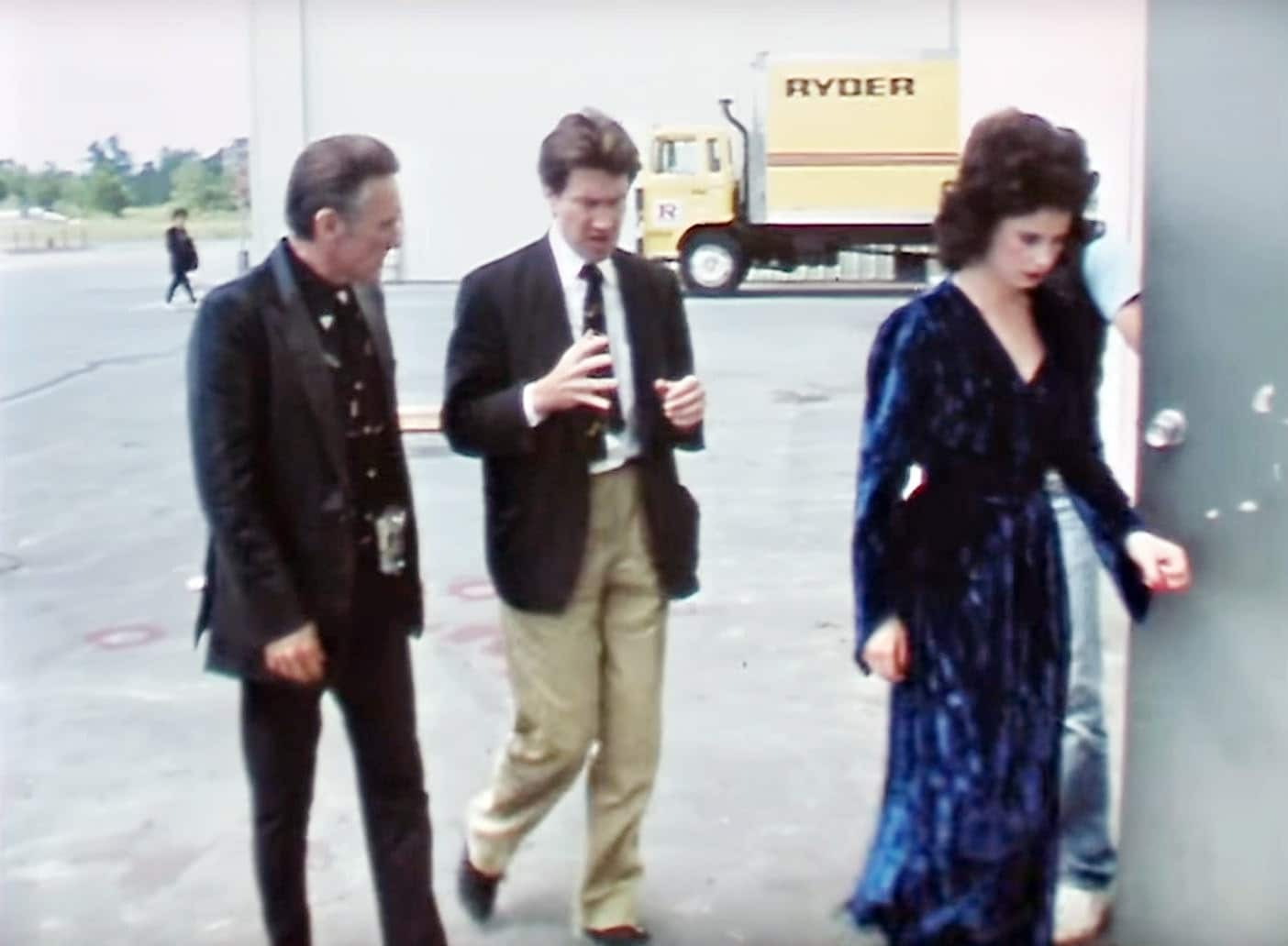 David Lynch, Dennis Hopper e Isabella Rossellini sul set di Blue Velvet, 1986