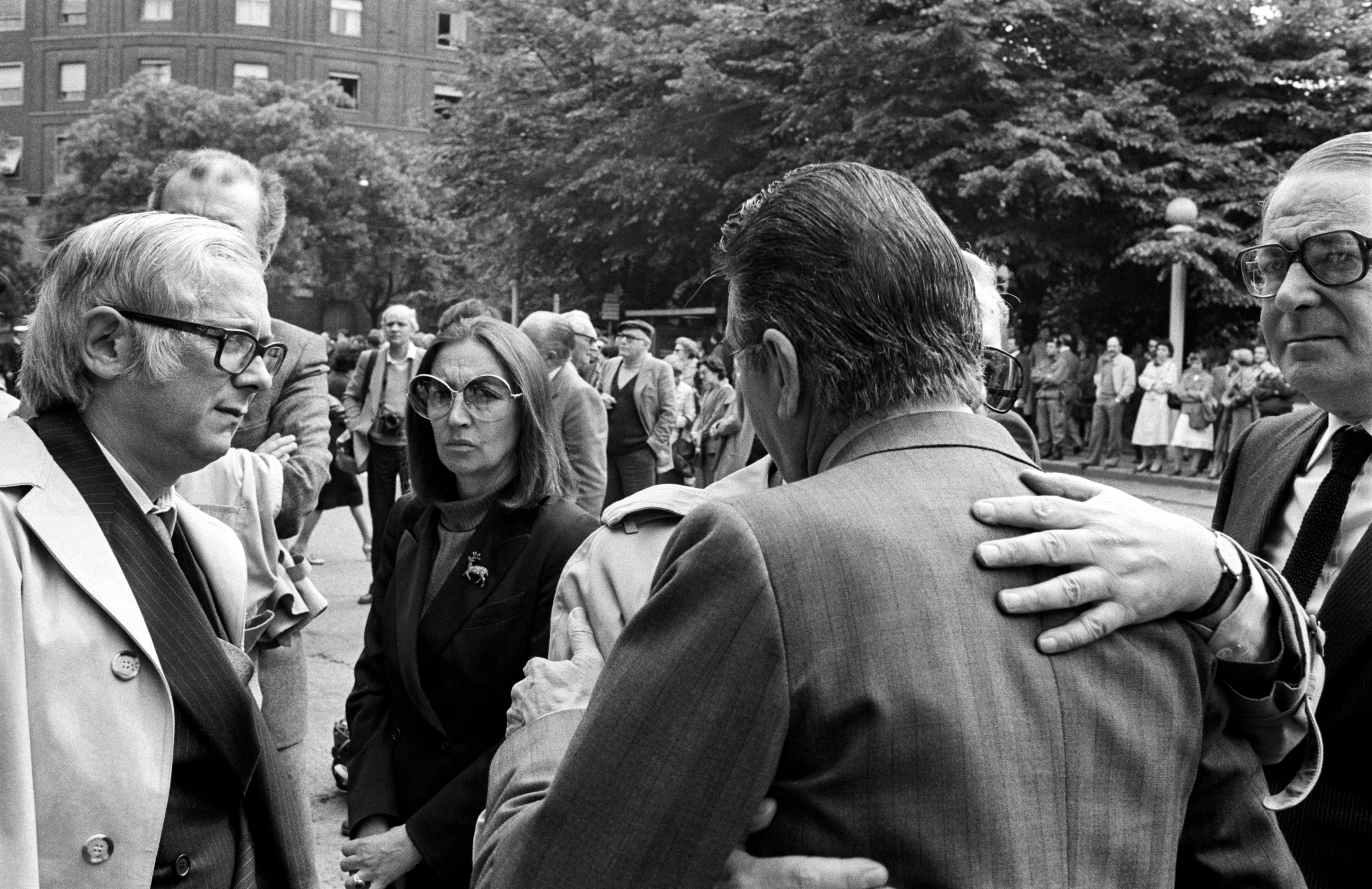 A Milano il 30 maggio 1980, ai funerali del giornalista de Il Corriere della Sera, Walter Tobagi, ucciso dalle Brigate Rosse