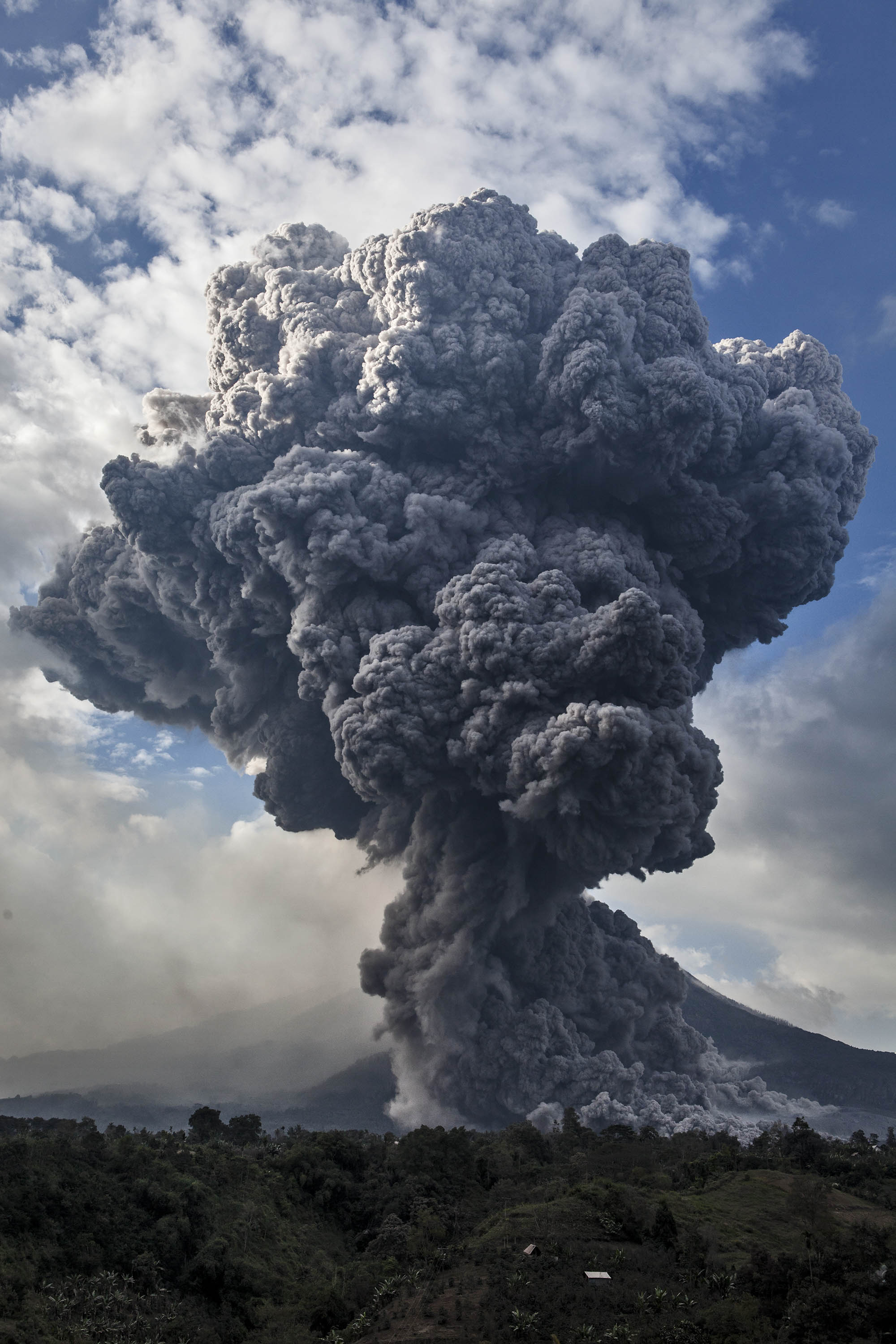 Monte Sinabung, Indonesia