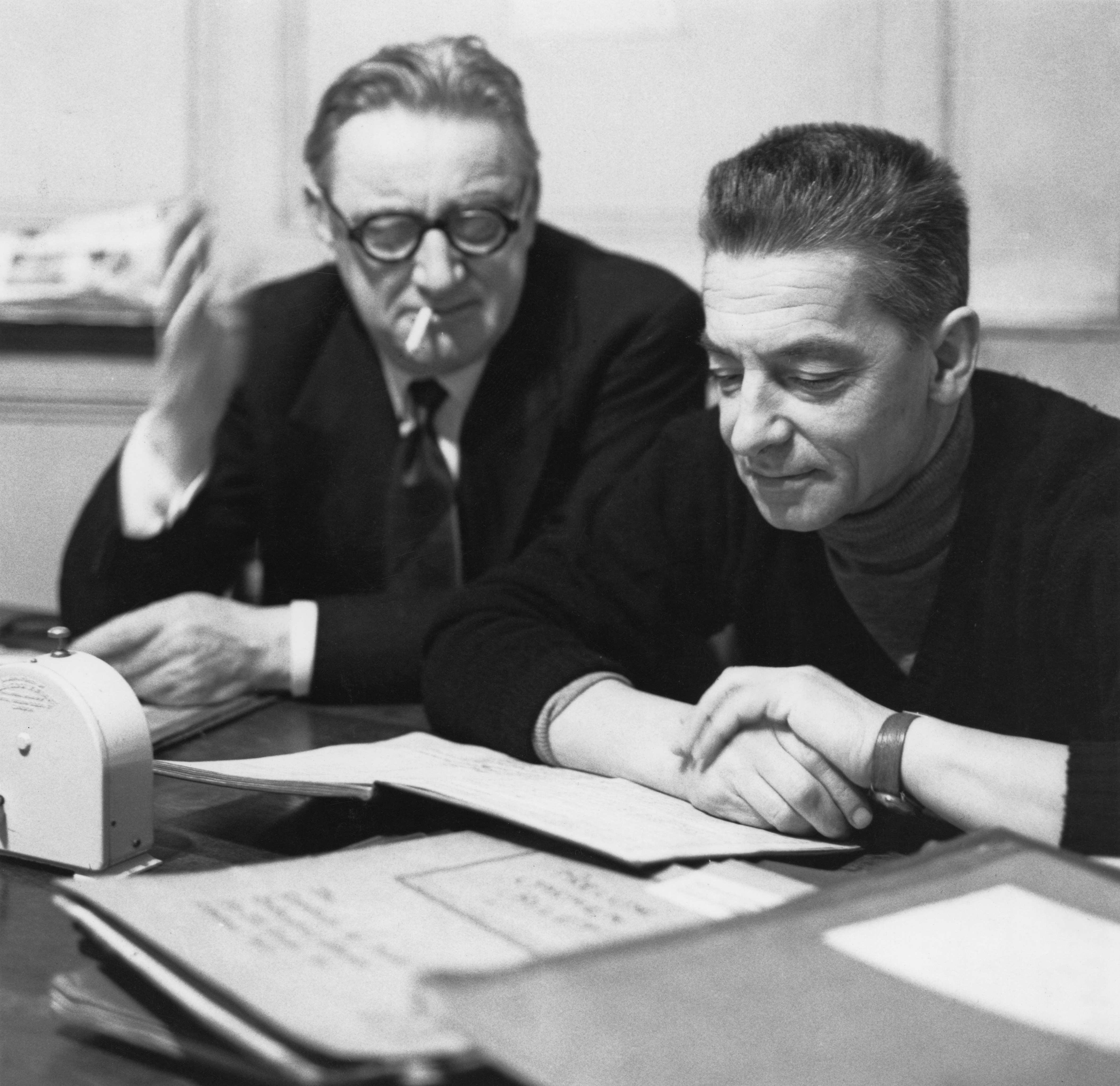 Herbert von Karajan con il produttore discografico inglese Walter Legge, 1958.