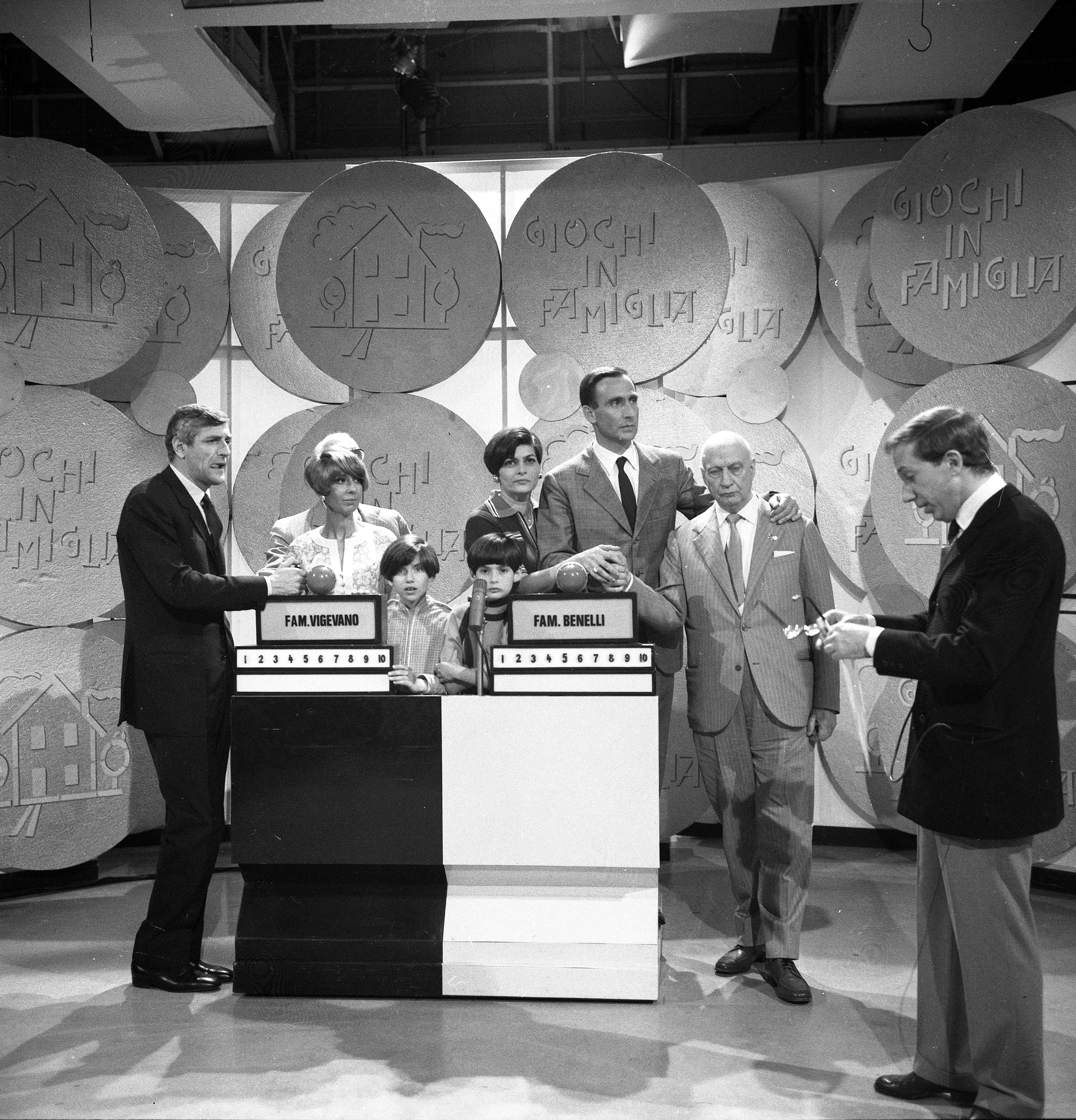 Nel 1967 a Milano, durante le riprese del quiz "Giochi di famiglia"