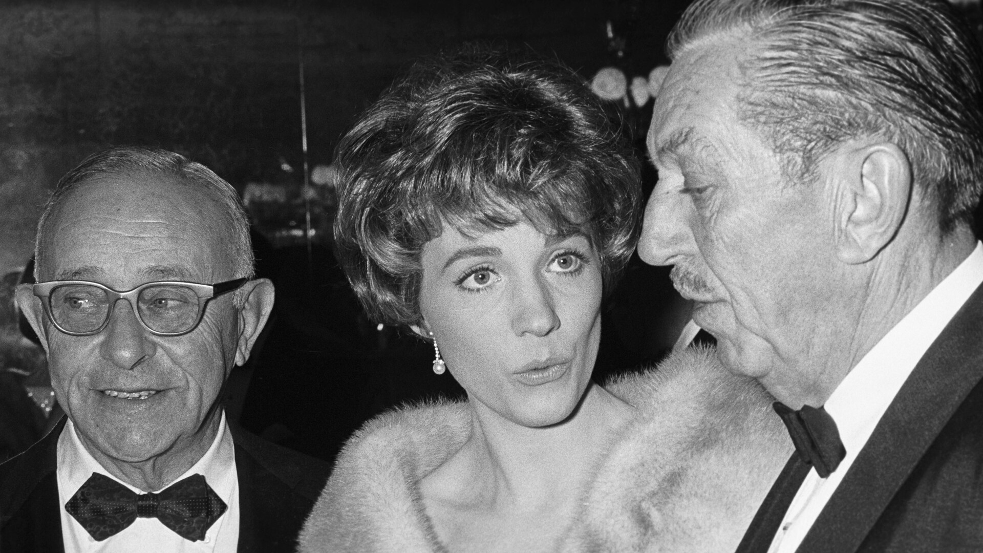 Con Walt Disney (a destra) durante gli Screen Producer's Awards nel 1966