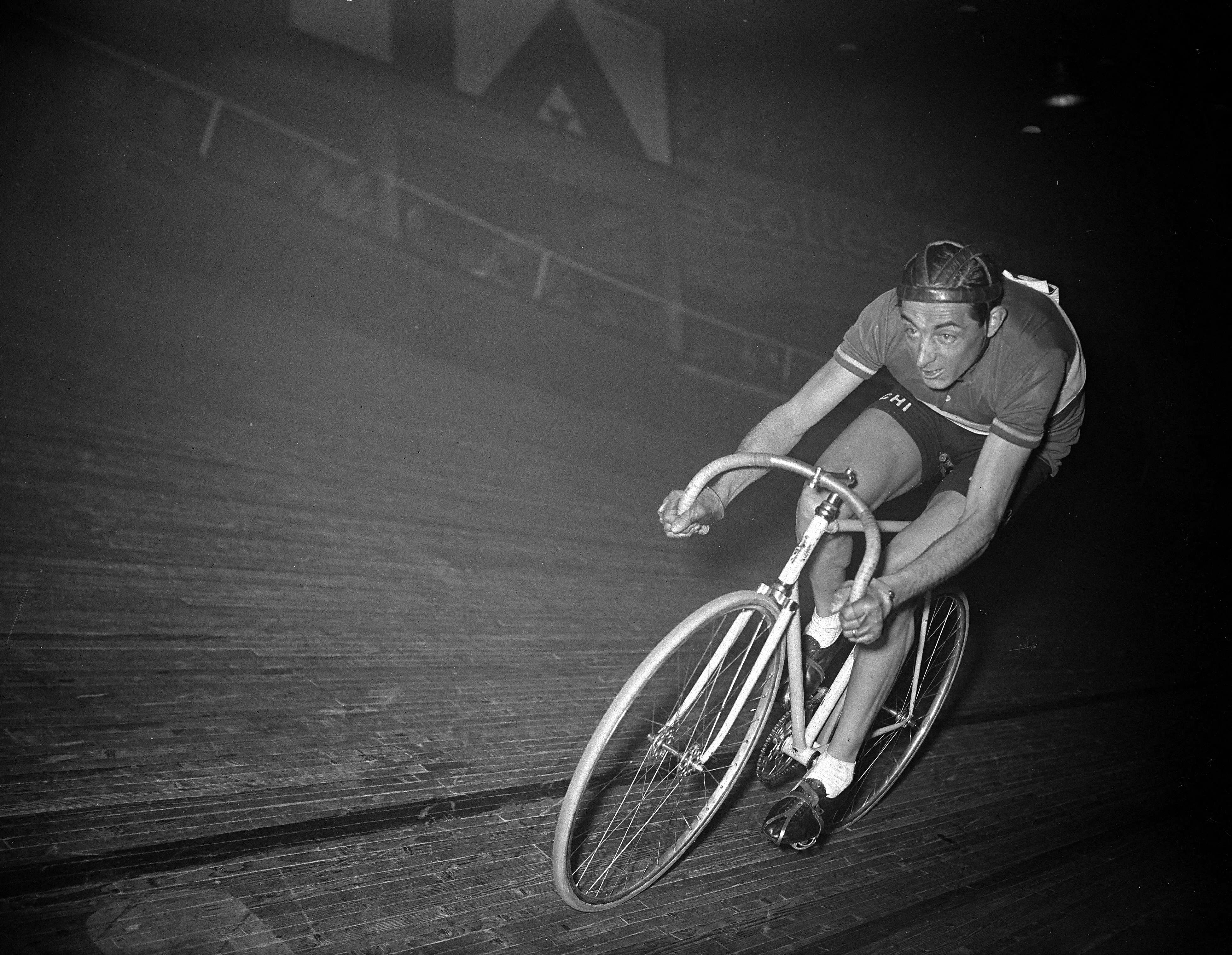 A Parigi, al Vel d’Hiv (Velodromo d’inverno)