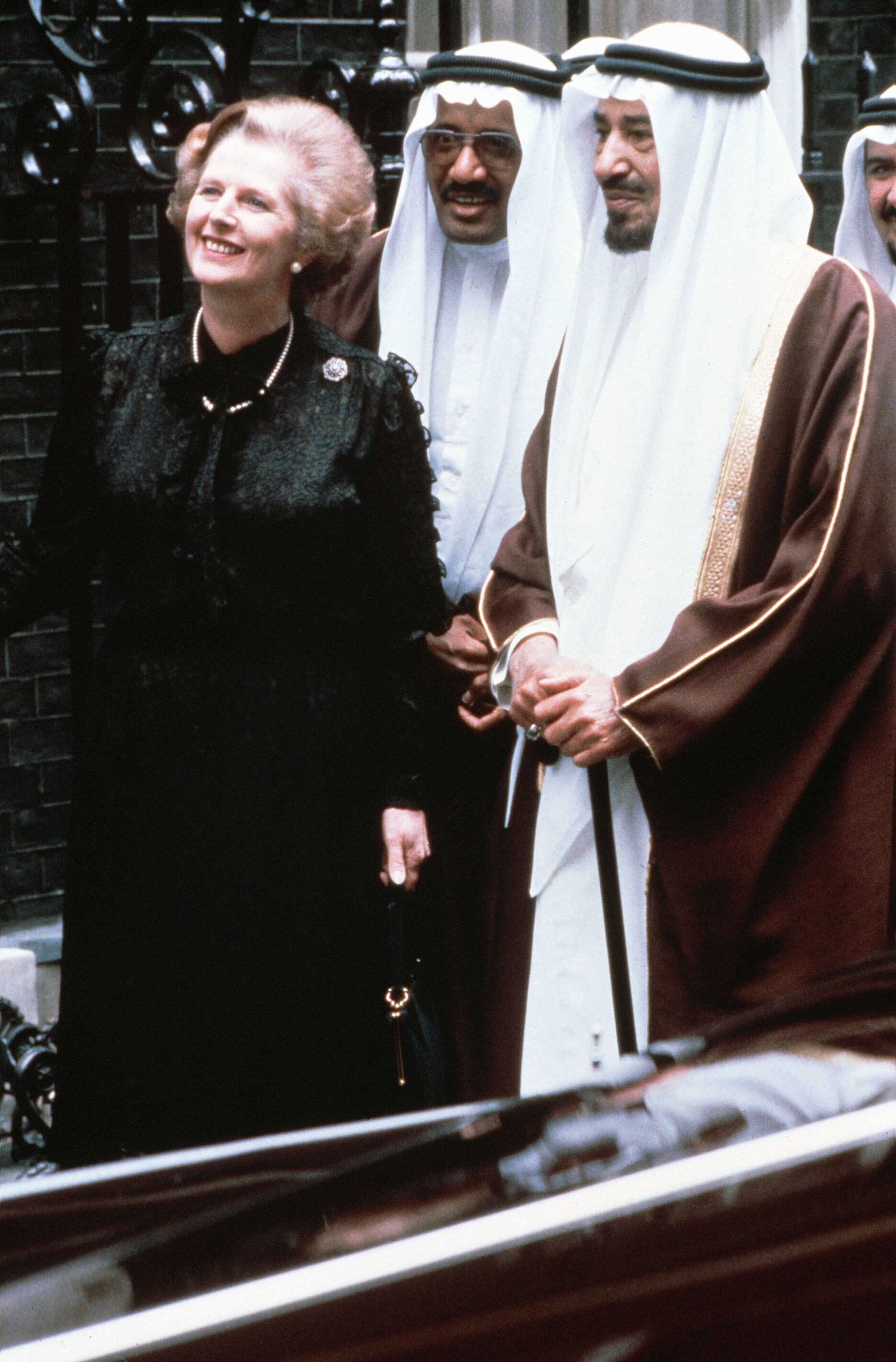 La Lady di ferro insieme al Re Fahd in Arabia Saudita, durante una visita del 1982