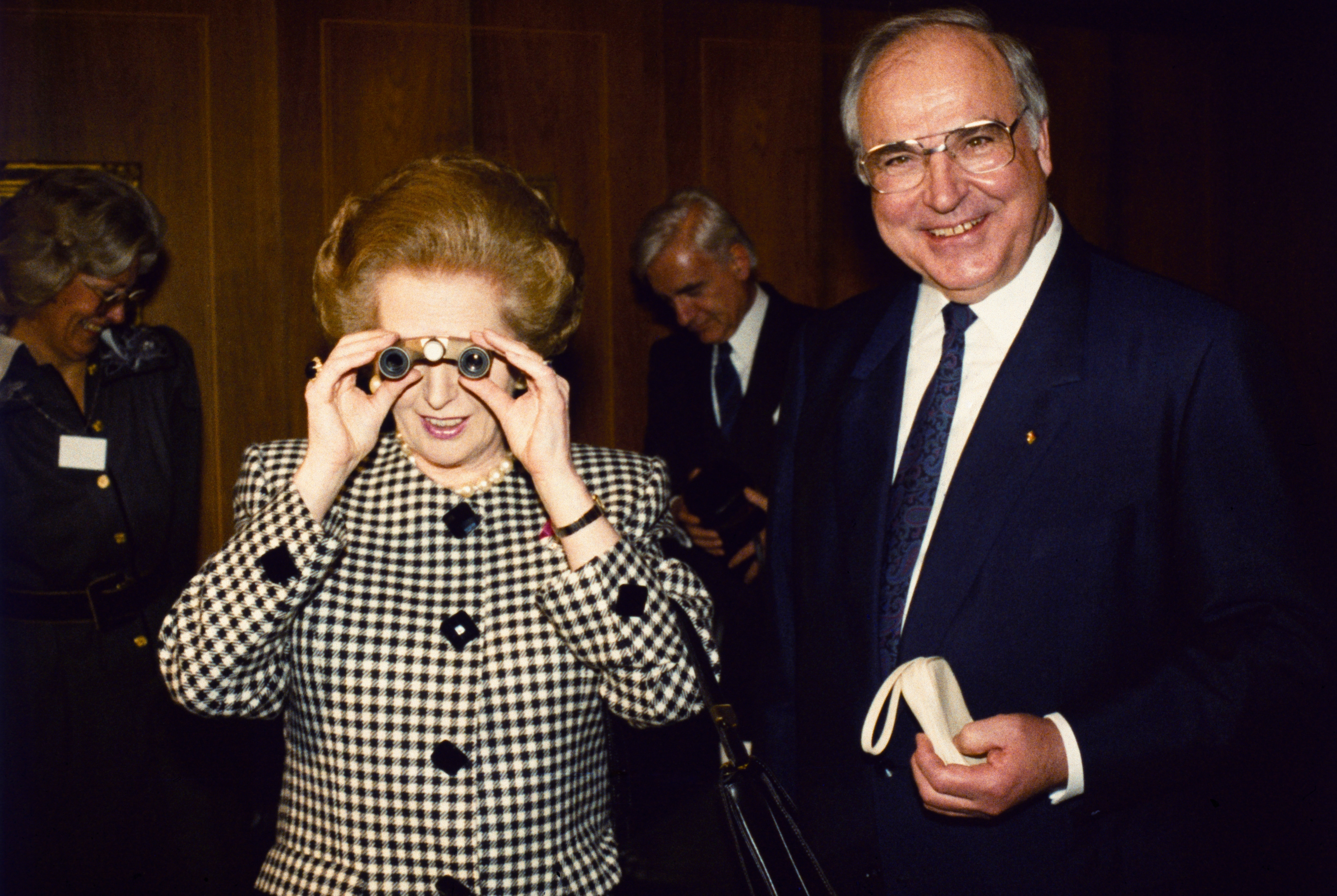 Insieme al Cancelliere tedesco Helmut Kohl, durante una visita ufficiale a Francoforte del 1989