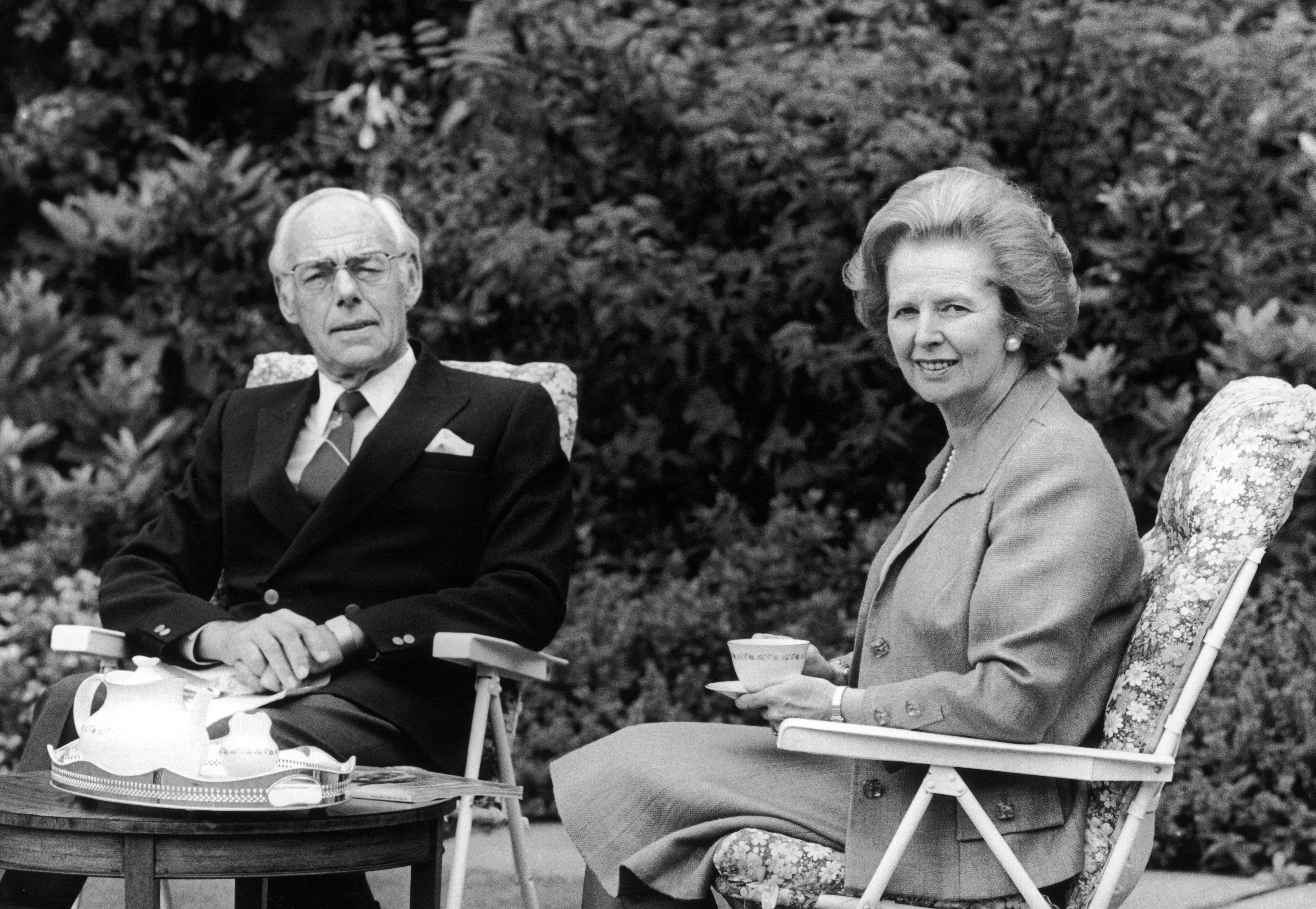 Insieme al marito, l'uomo d'affari Sir Denis Thatcher, nel 1987