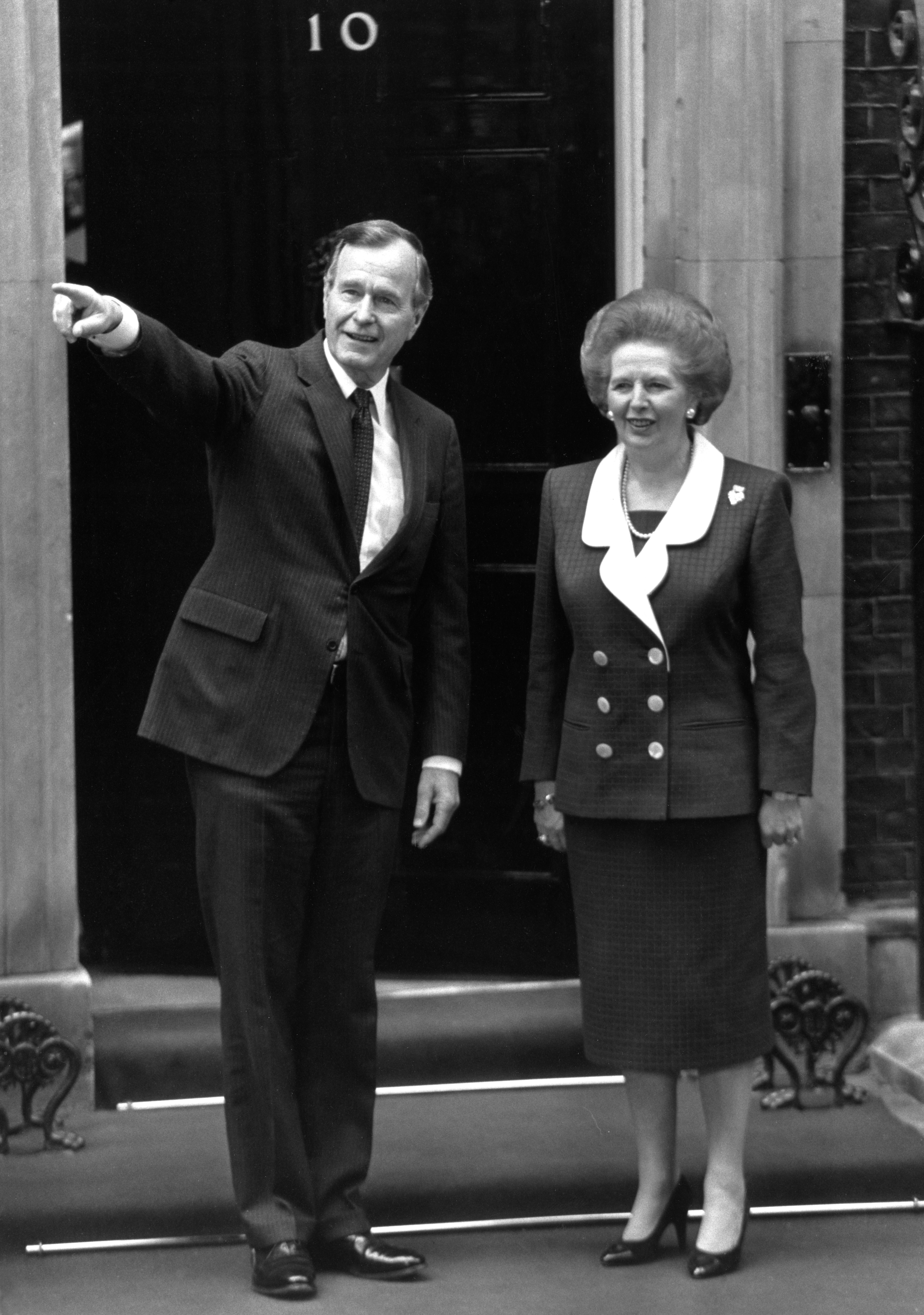 A Downing Street nel 1989, insieme al presidente degli Stati Uniti d'America George Bush