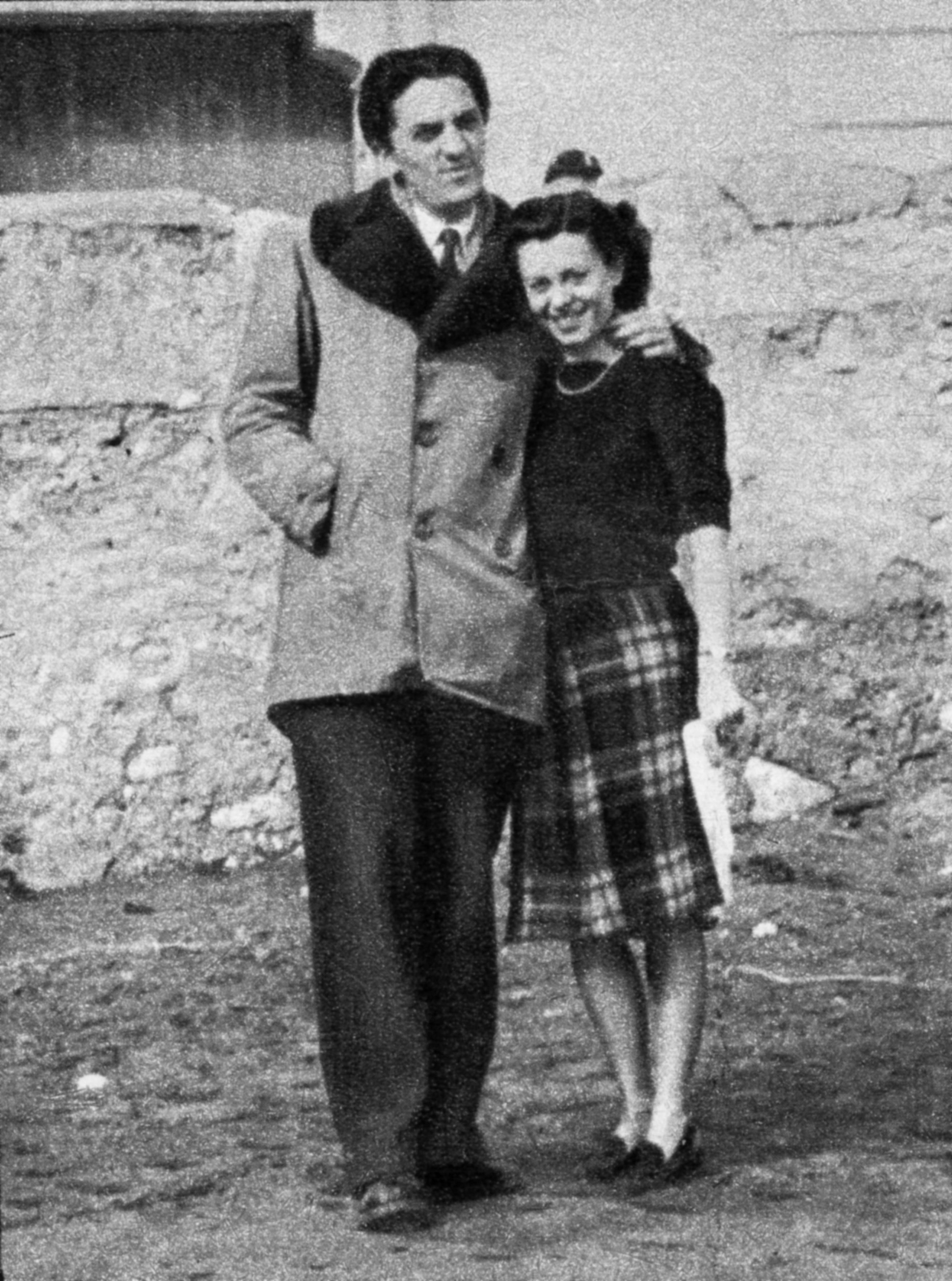 A Napoli con Giulietta Masina nel 1947
