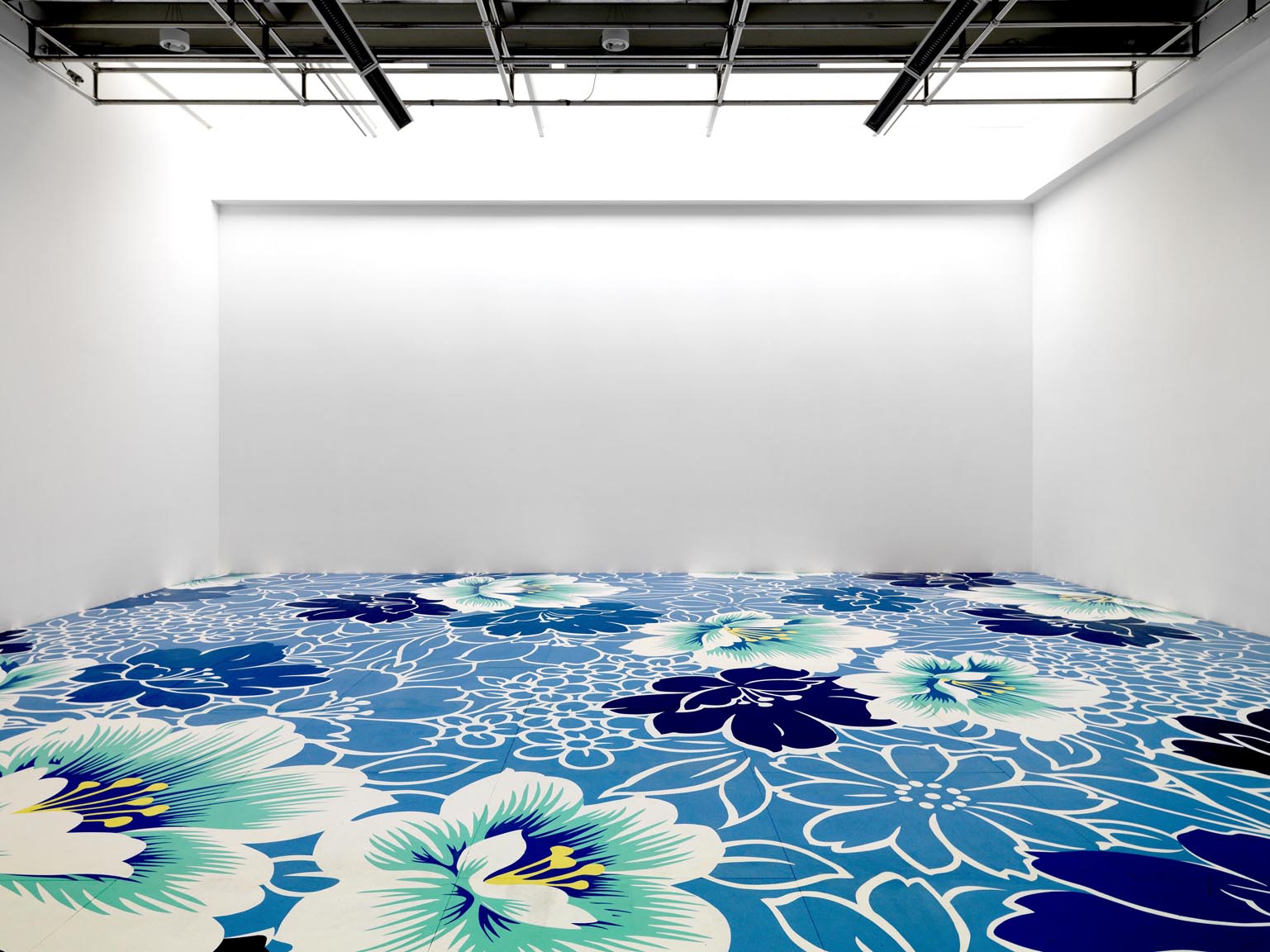 Michael Lin, "Floorpainting", 2010, Tempere e vernice su pavimento di legno, 1100 x 1100 cm