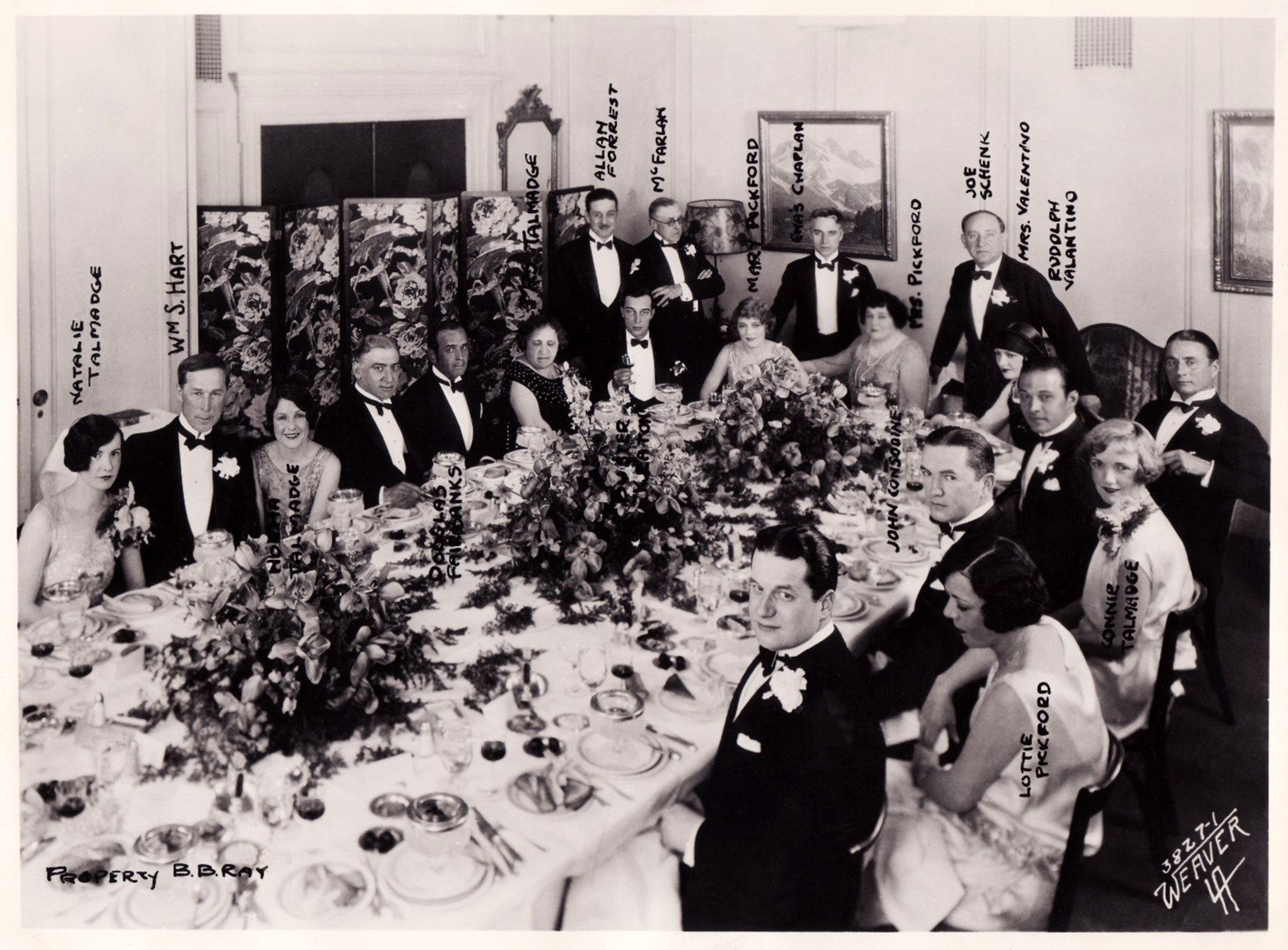 1924 Rodolfo Valentino a tavola con il meglio della Hollywood di allora