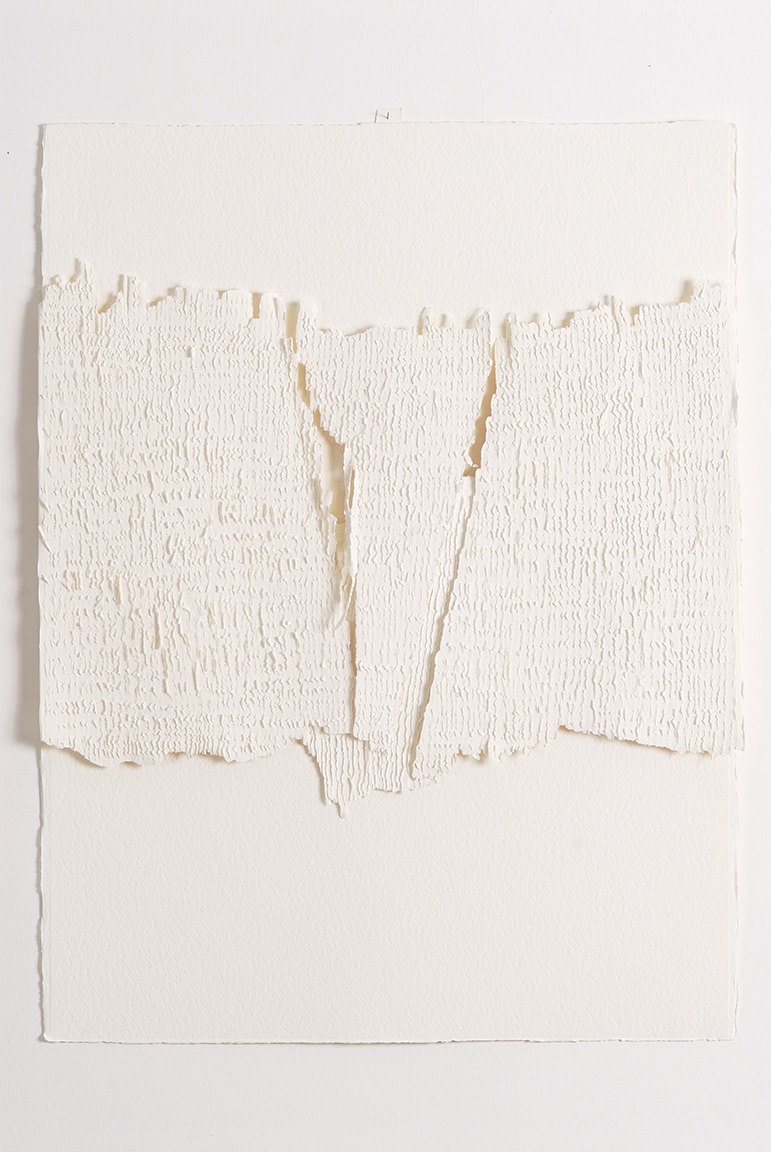 Wanda Nazzari, Interlinea, 2007, Incisione diretta su carta di cotone. Ph. Pierluigi Dessì, Courtesy MAN.