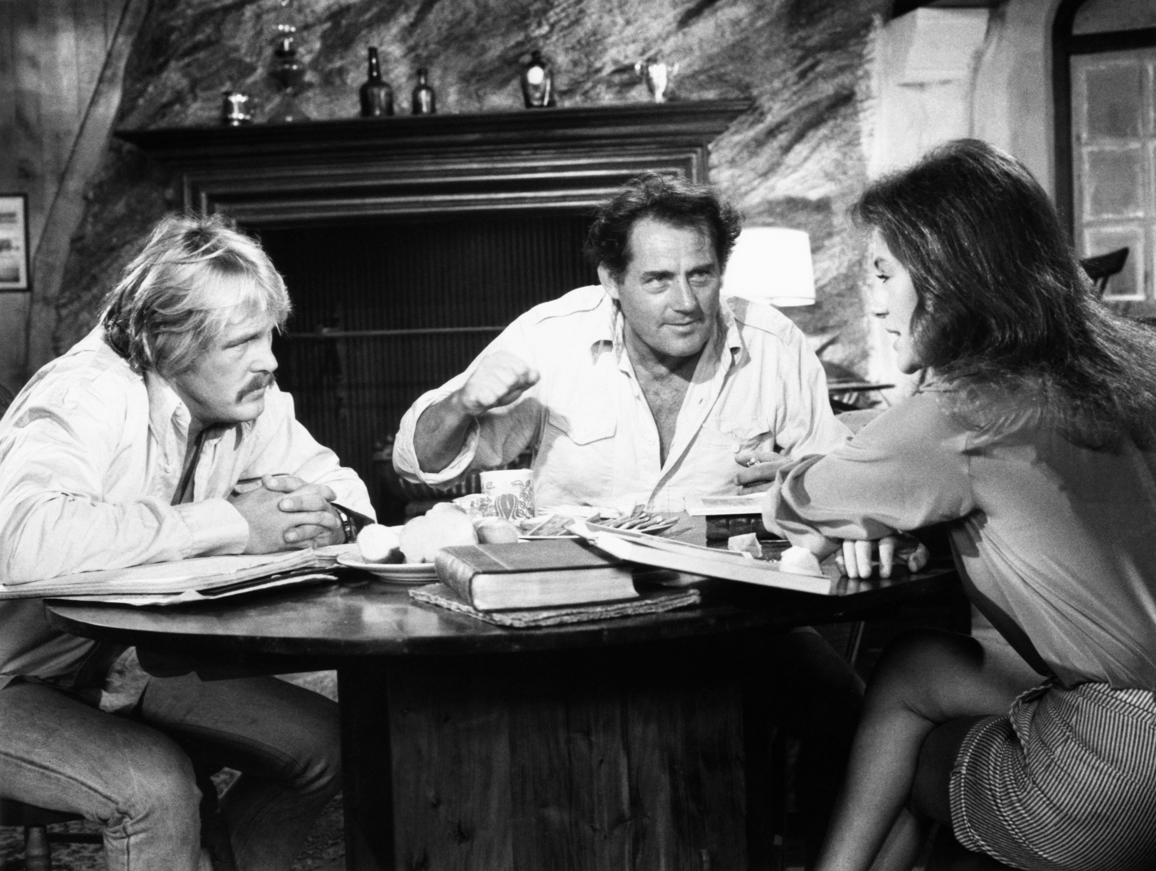1977. Nick Nolte, Robert Shaw e Jacqueline Bisset sul set del film Abissi