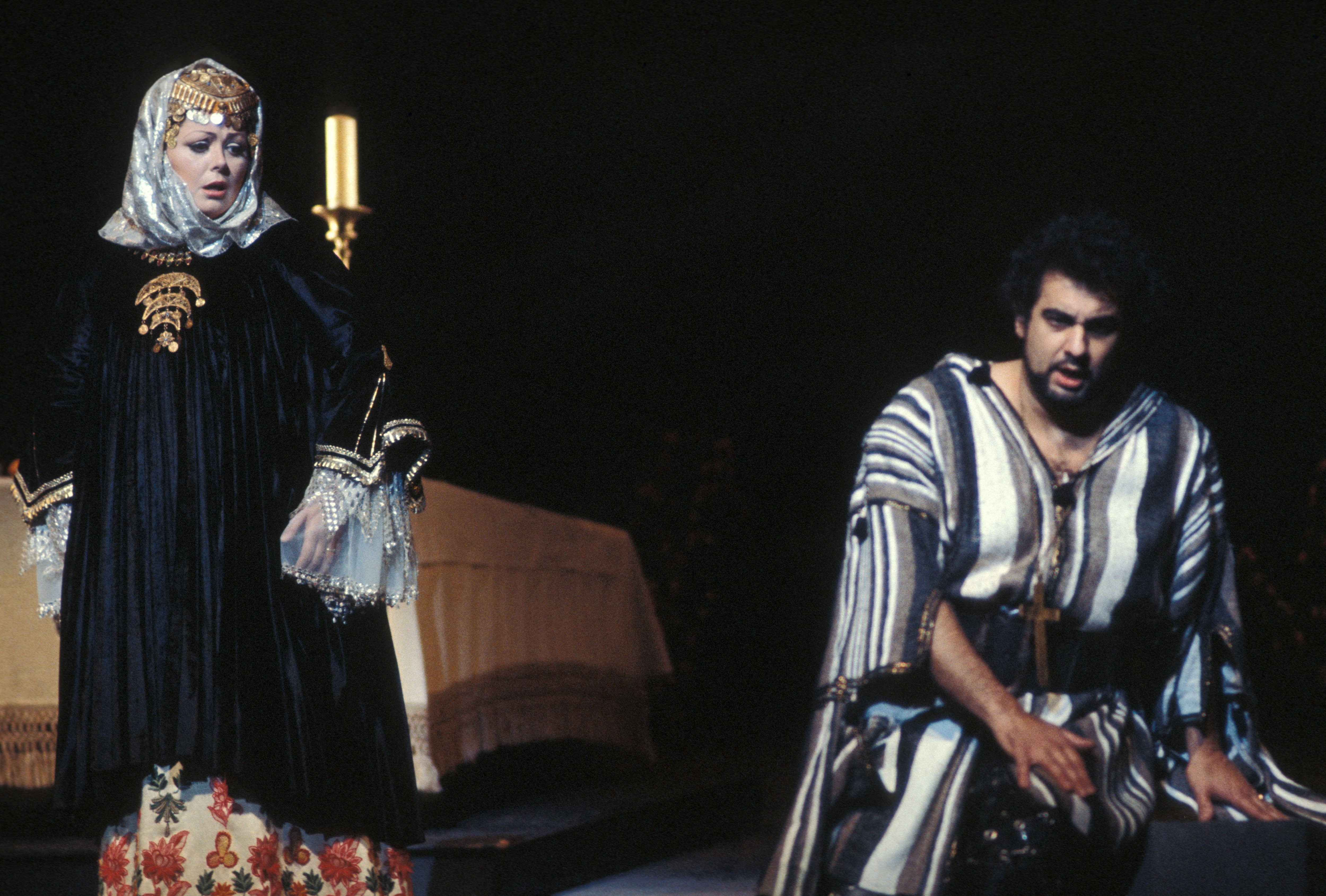 Giuseppe Verdi, "Otello". Orchestra diretta da Nello Santi. Tra gli interpreti: Placido Domingo (Otello), Margaret Price (Desdemona). Opéra de Paris, giugno 1978