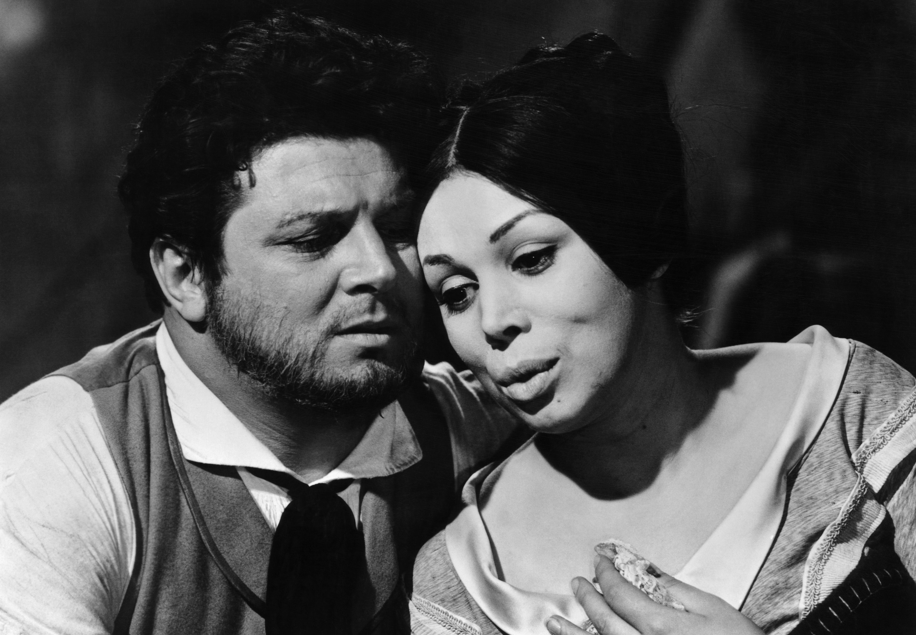 Mirella Freni e Gianni Raimondi in “La Boheme” di Giacomo Puccini. Teatro alla Scala, Milano, 1965