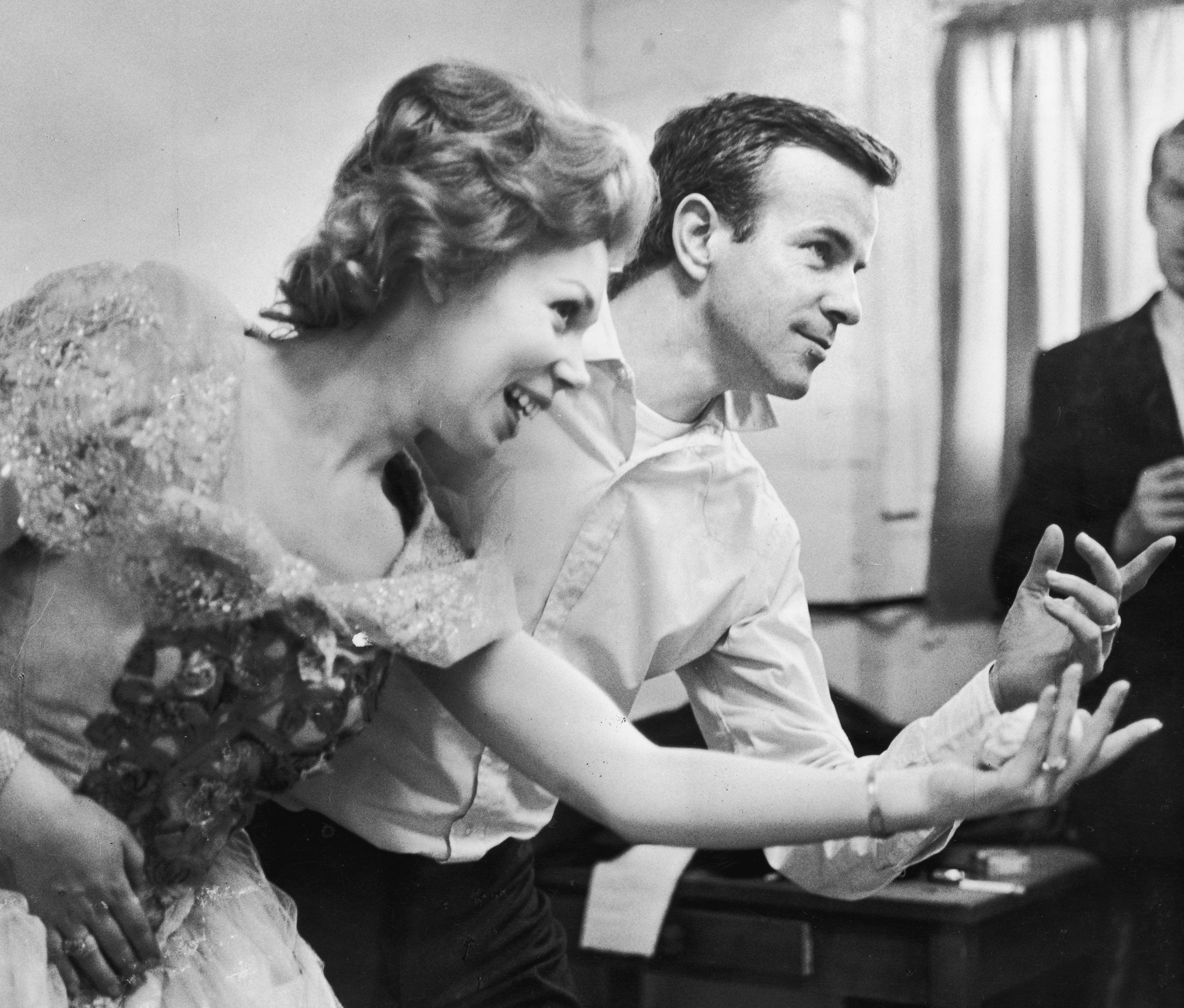 Mirella Freni e Franco Zeffirelli durante le prove di “Don Giovanni” di Wolfgang Amadeus Mozart. Royal Opera House, Covent Garden, London, 30 gennaio 1962