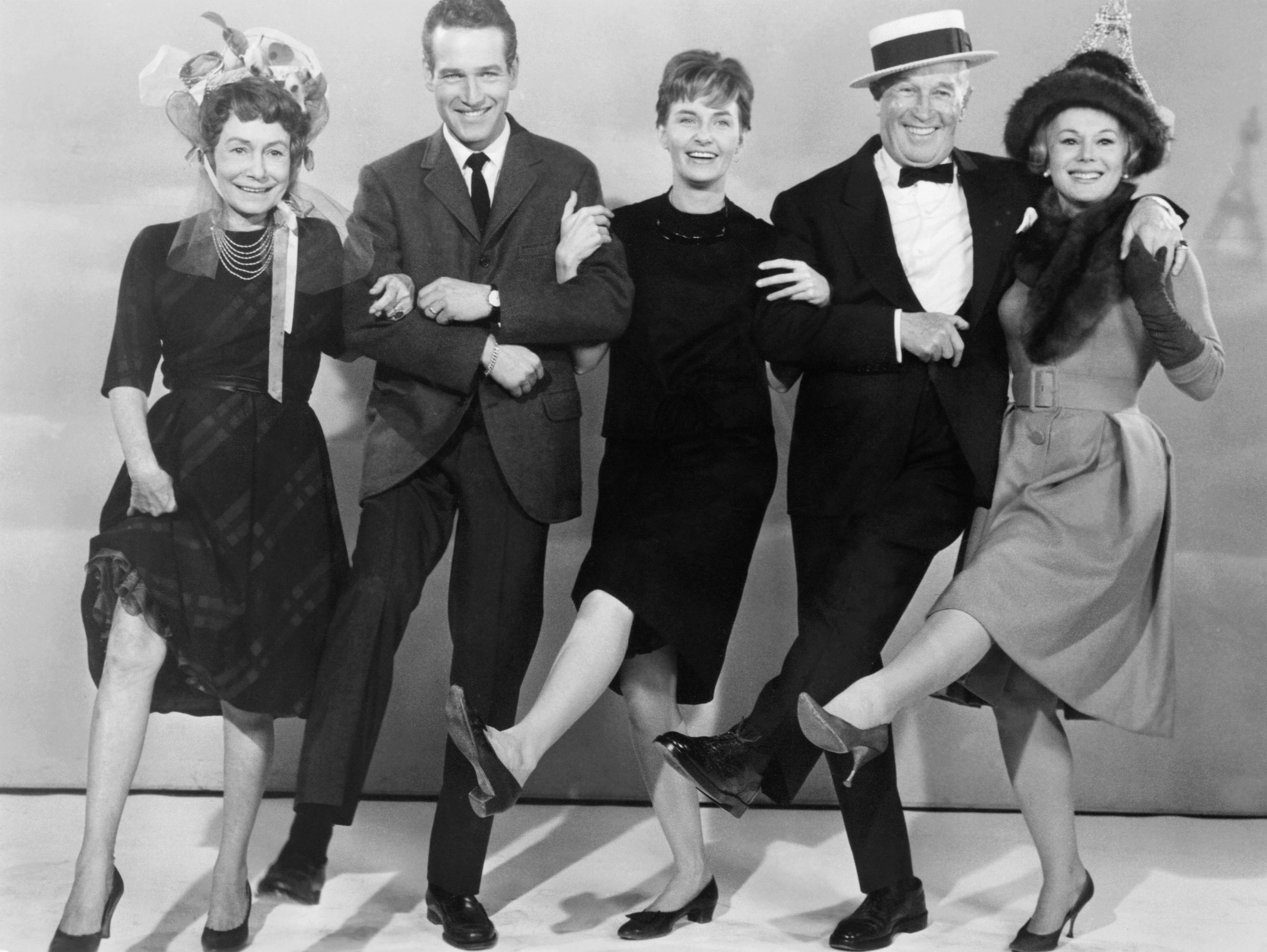Da sinistra:​ Thelma Ritter, Paul Newman, J​oanne Woodward, Maurice Cheval​ier, Eva Gabor nel 1963