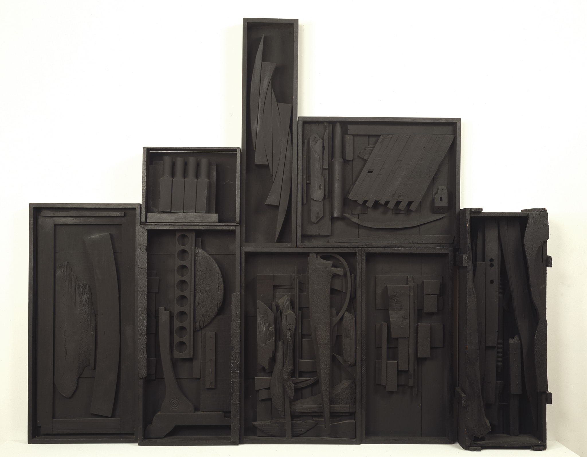 Louise Nevelson - Lunar Landscape, 1959 - otto elementi in legno nero - GAM - Galleria Civica d'Arte Moderna e Contemporanea, Torino